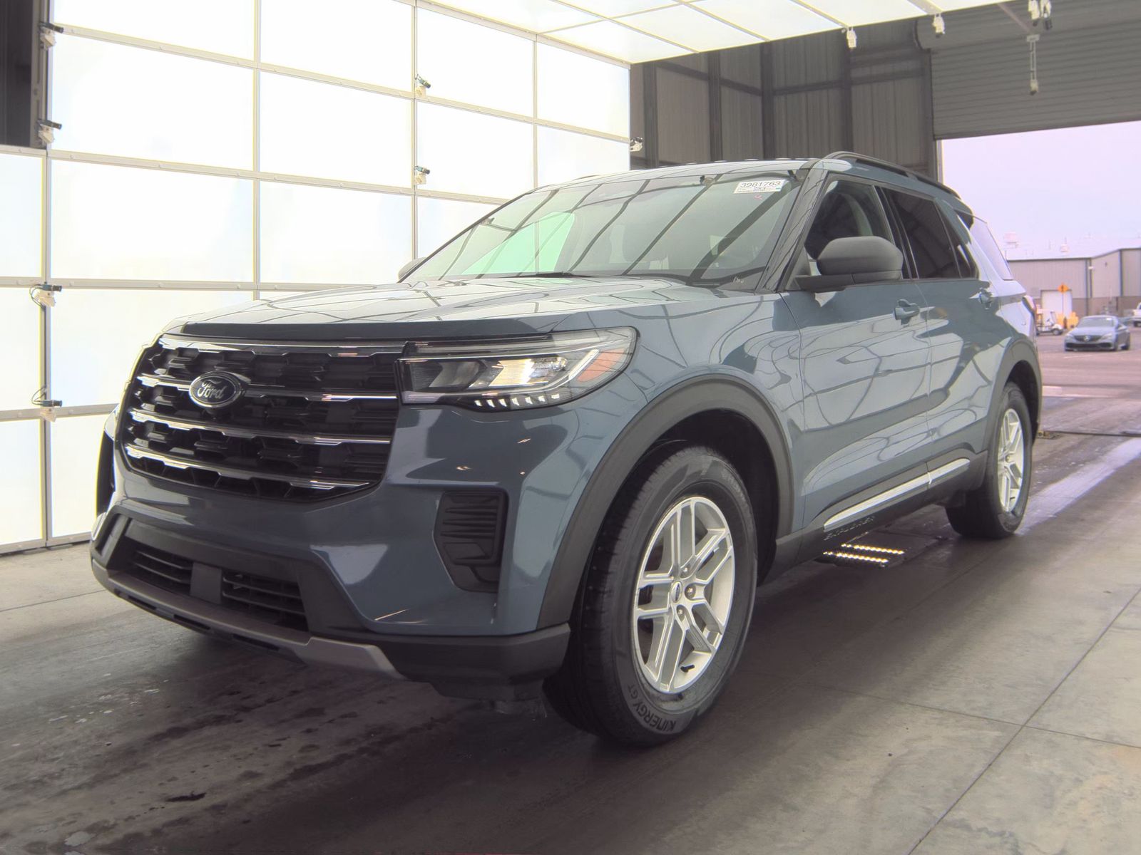 2025 Ford Explorer Active AWD