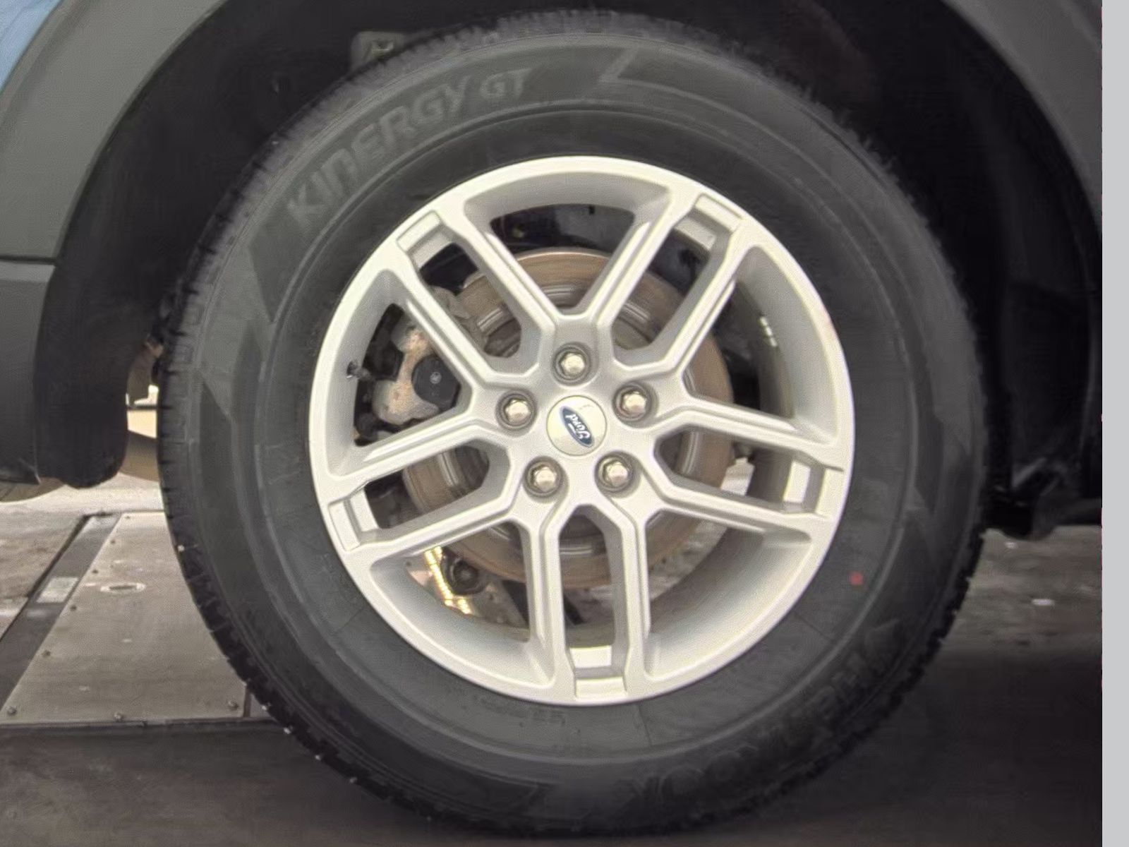 2025 Ford Explorer Active AWD