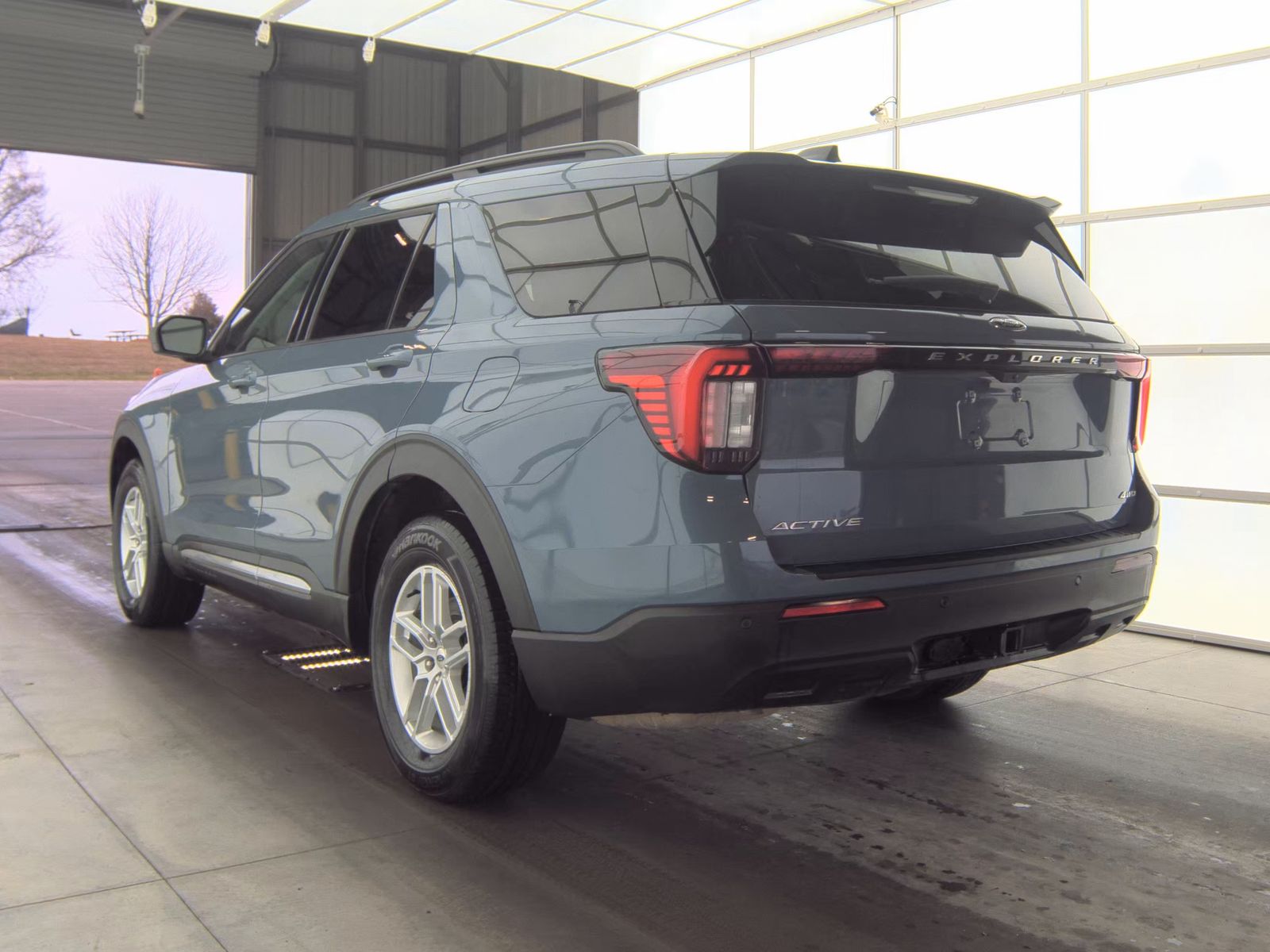 2025 Ford Explorer Active AWD