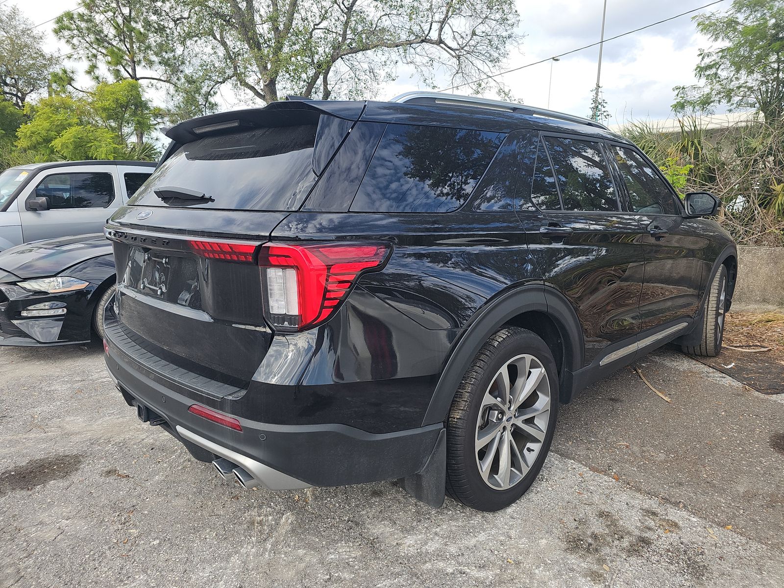 2025 Ford Explorer Platinum FWD