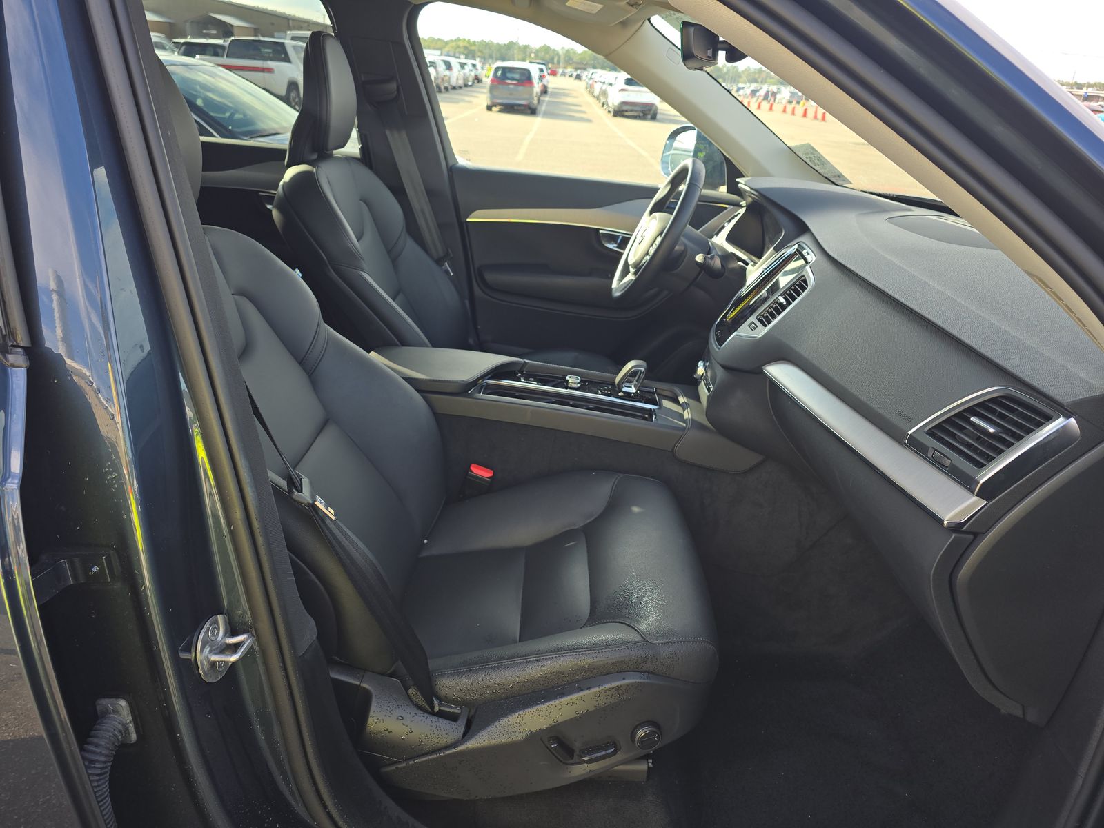 2025 Volvo XC90 B5 Core AWD