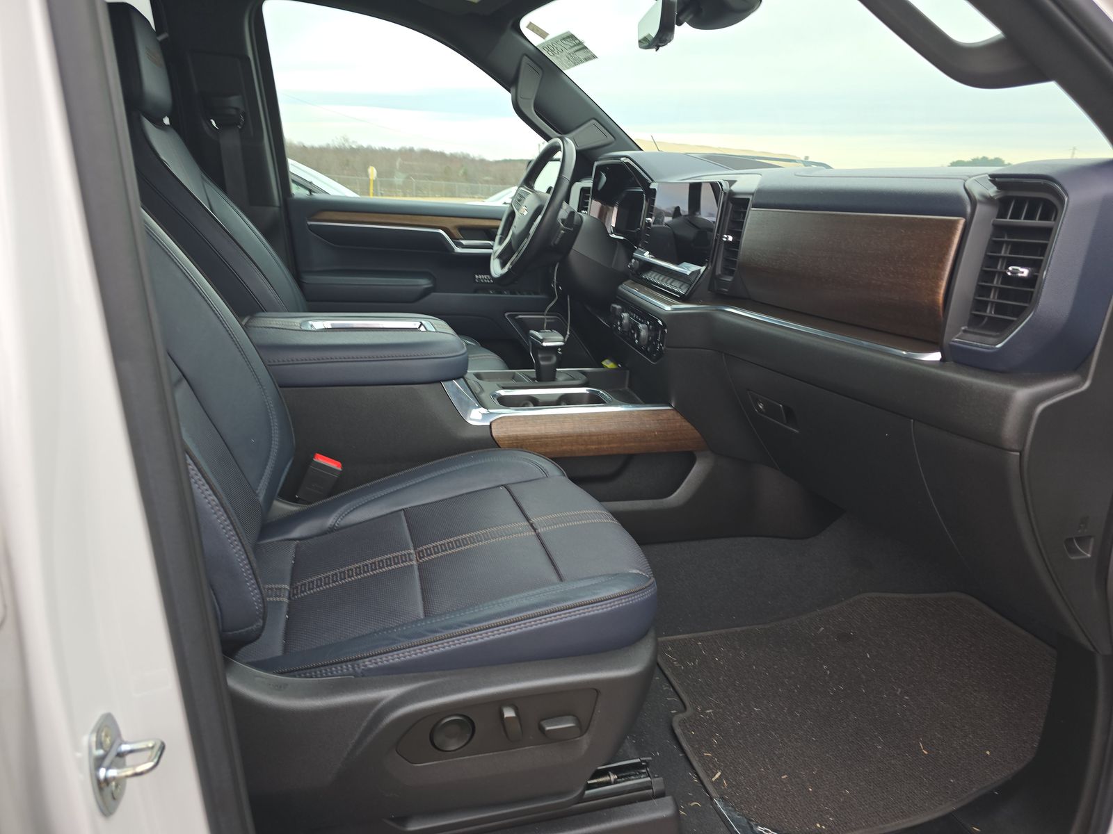 2022 Chevrolet Silverado 1500 High Country AWD