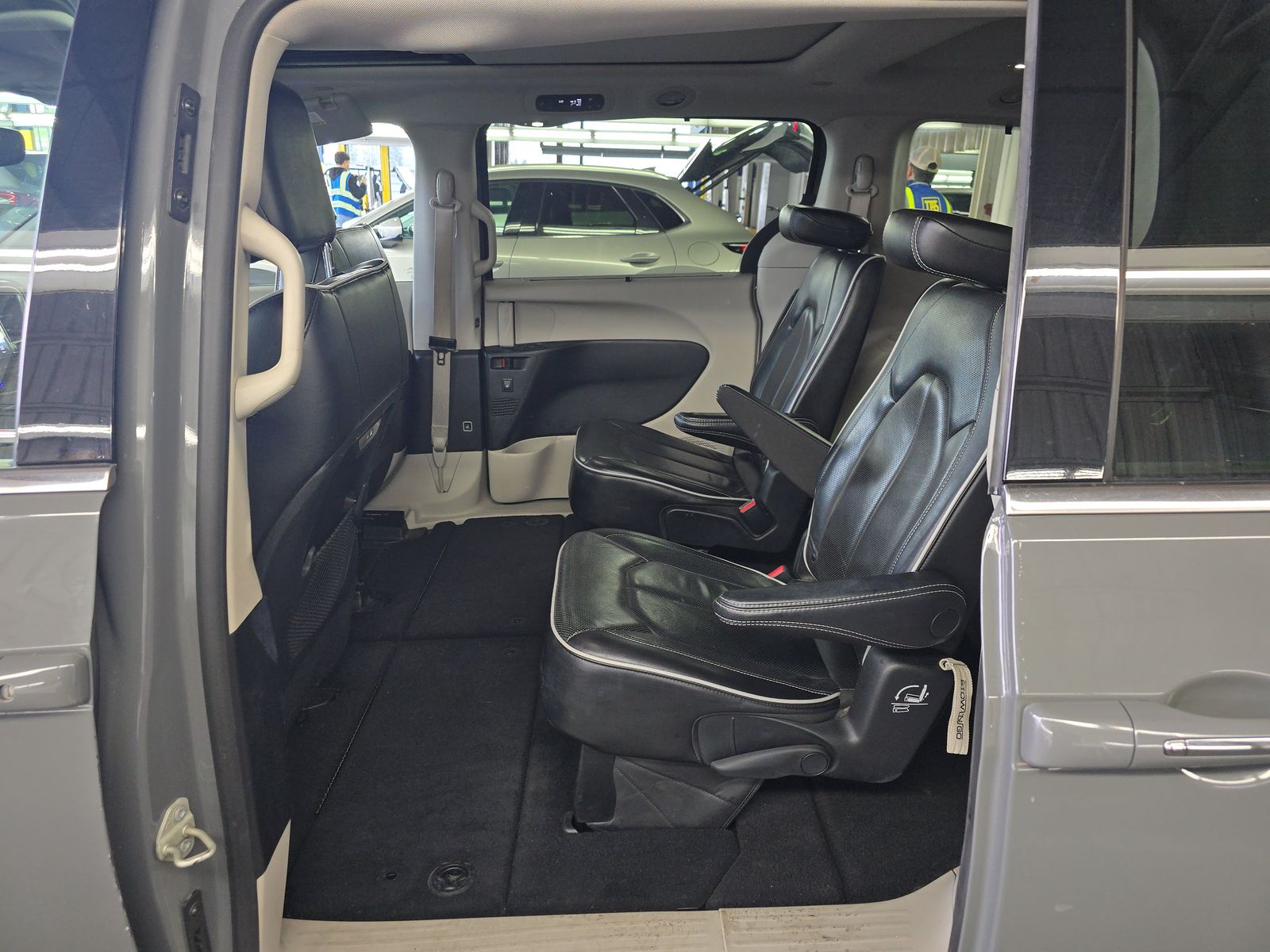 2023 Chrysler Pacifica Limited FWD