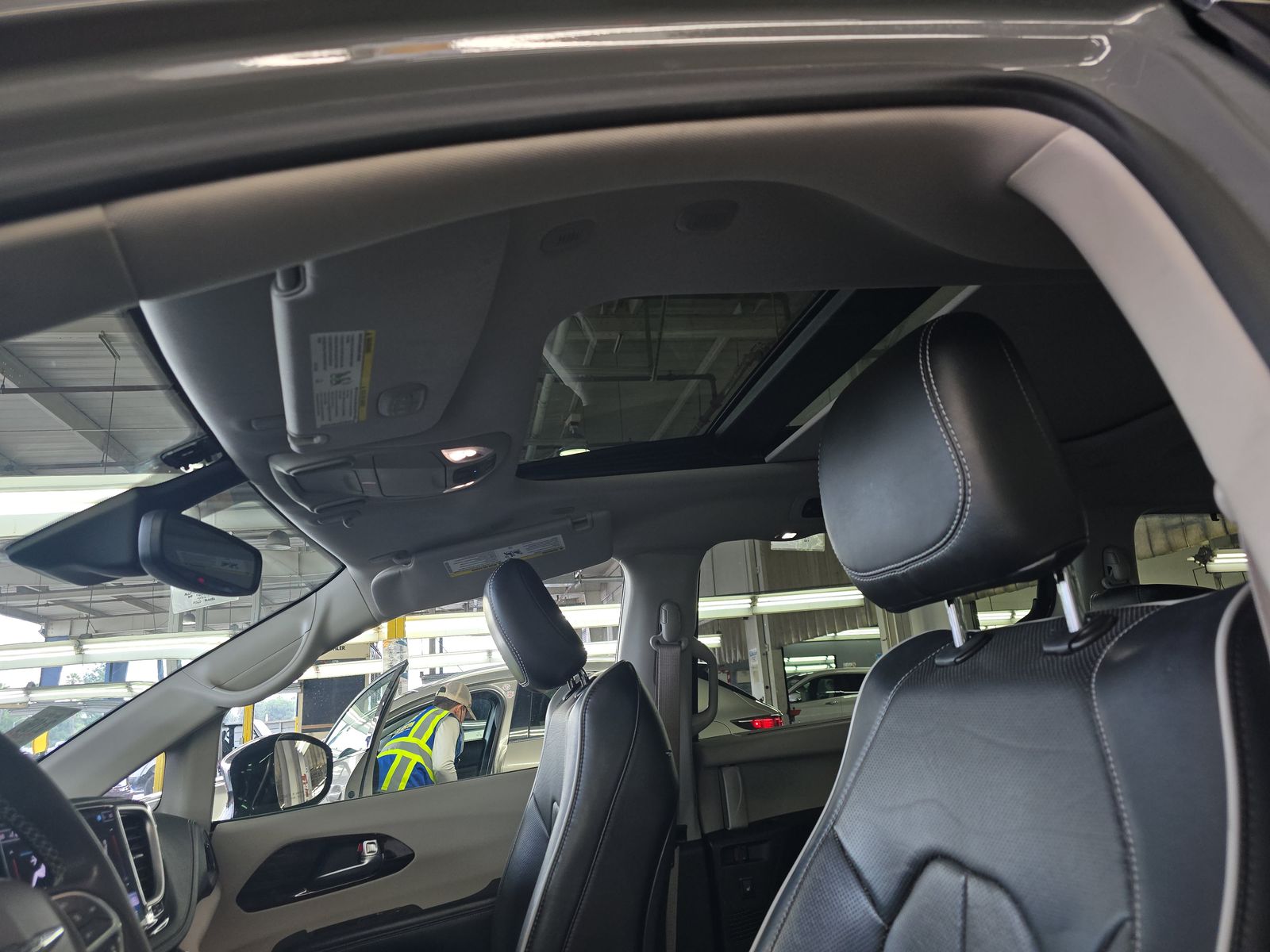 2023 Chrysler Pacifica Limited FWD