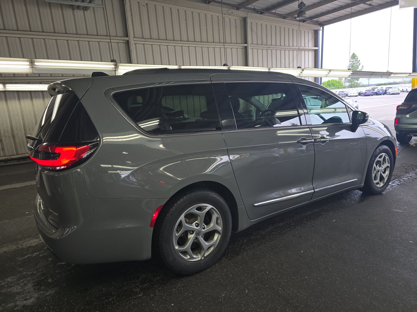 2023 Chrysler Pacifica Limited FWD