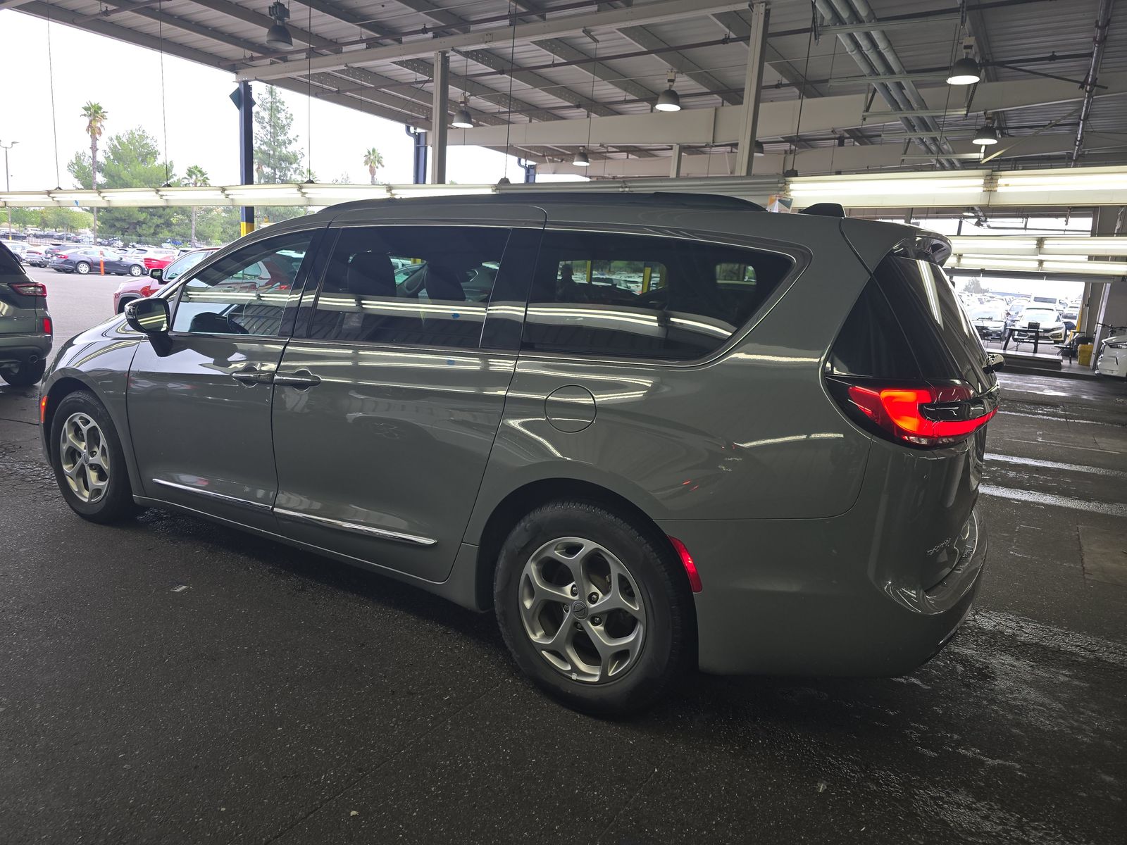 2023 Chrysler Pacifica Limited FWD