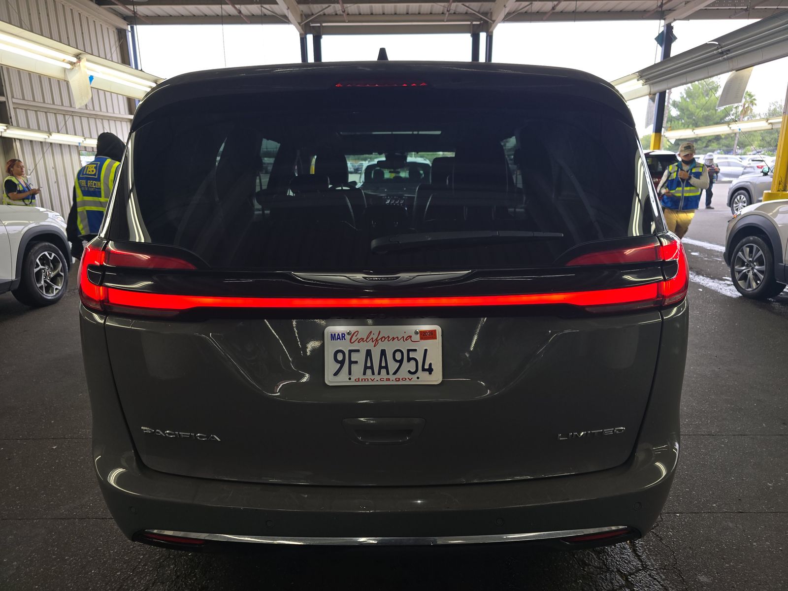 2023 Chrysler Pacifica Limited FWD