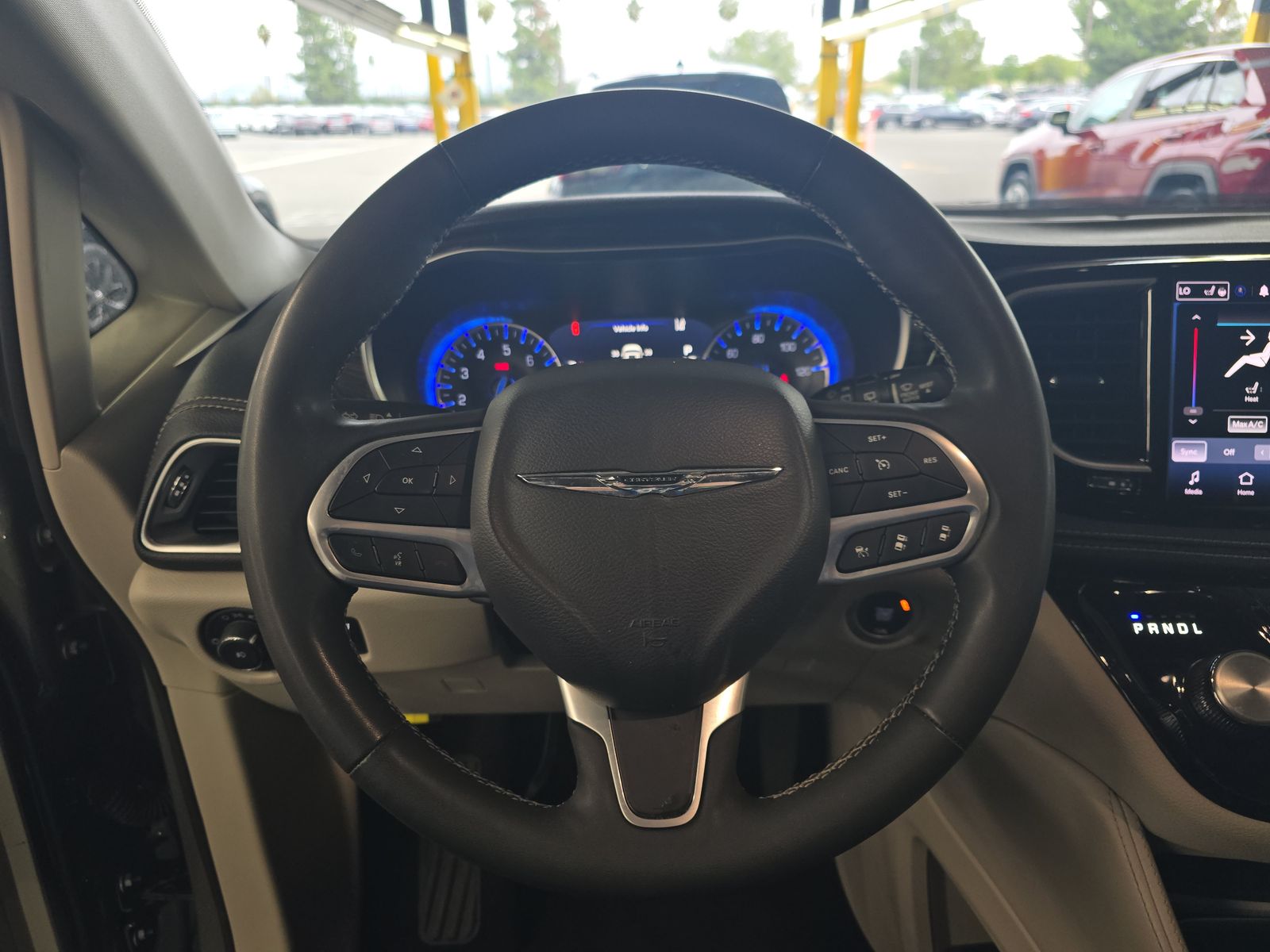 2023 Chrysler Pacifica Limited FWD