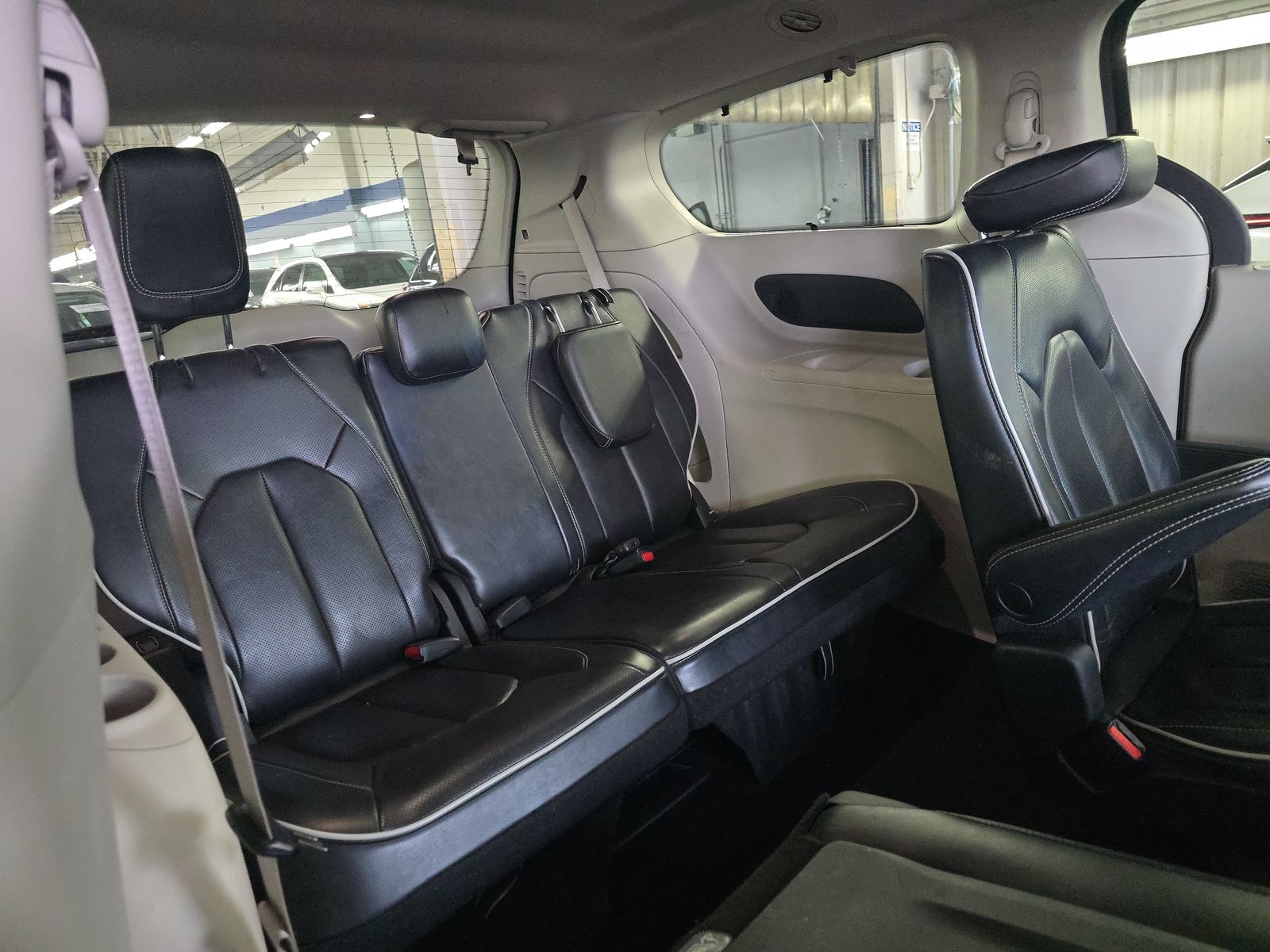 2023 Chrysler Pacifica Limited FWD