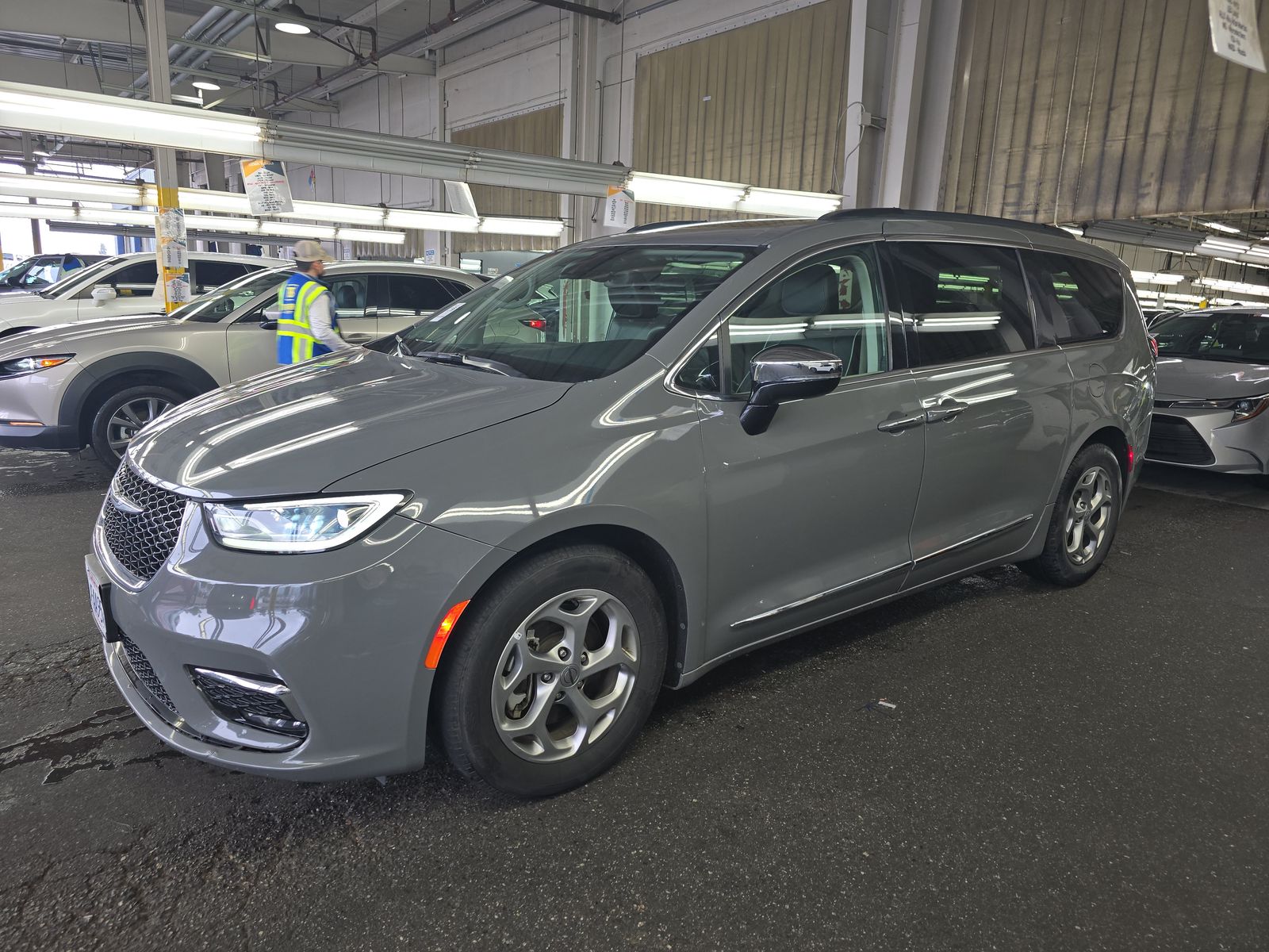 2023 Chrysler Pacifica Limited FWD
