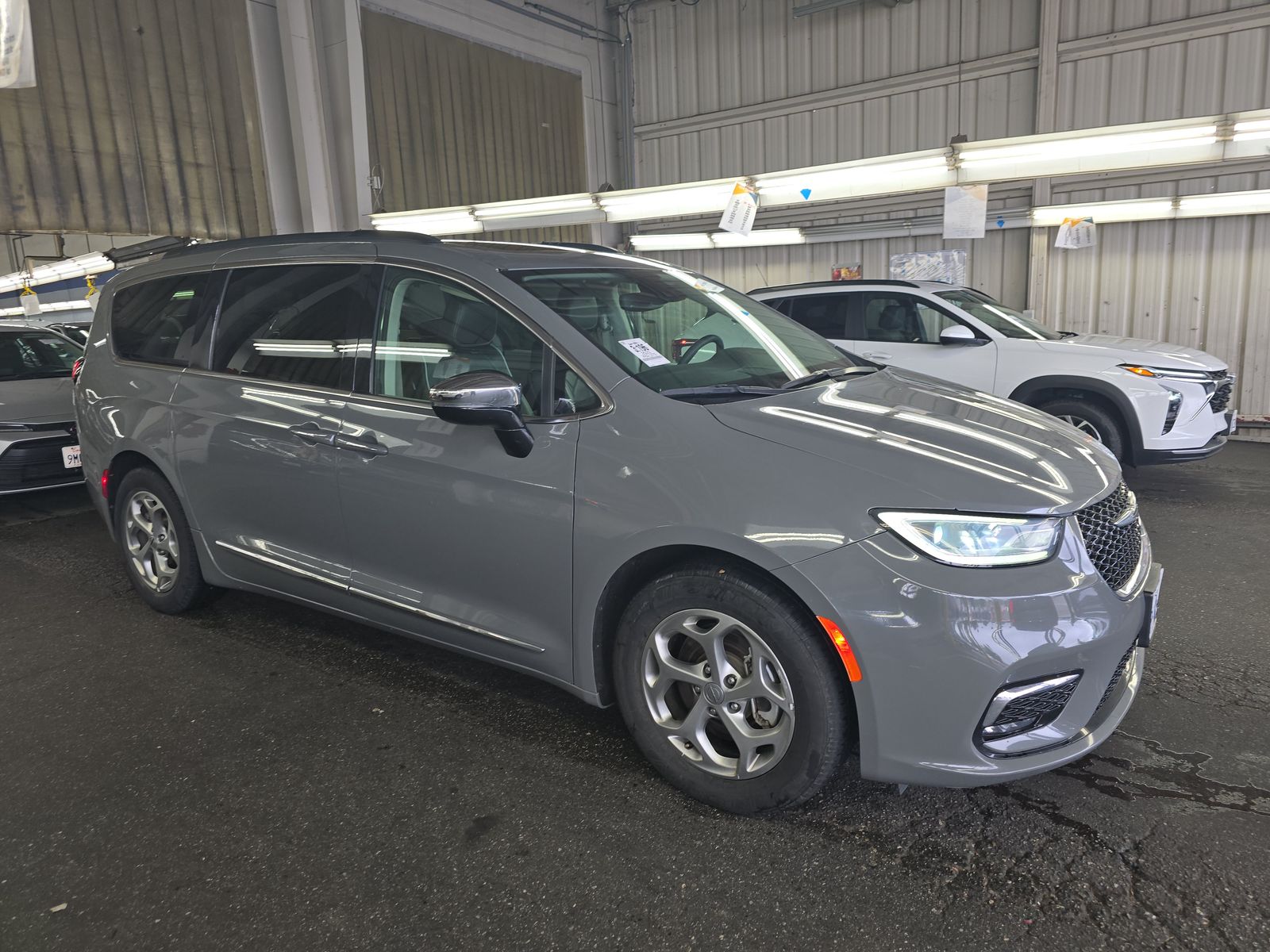 2023 Chrysler Pacifica Limited FWD