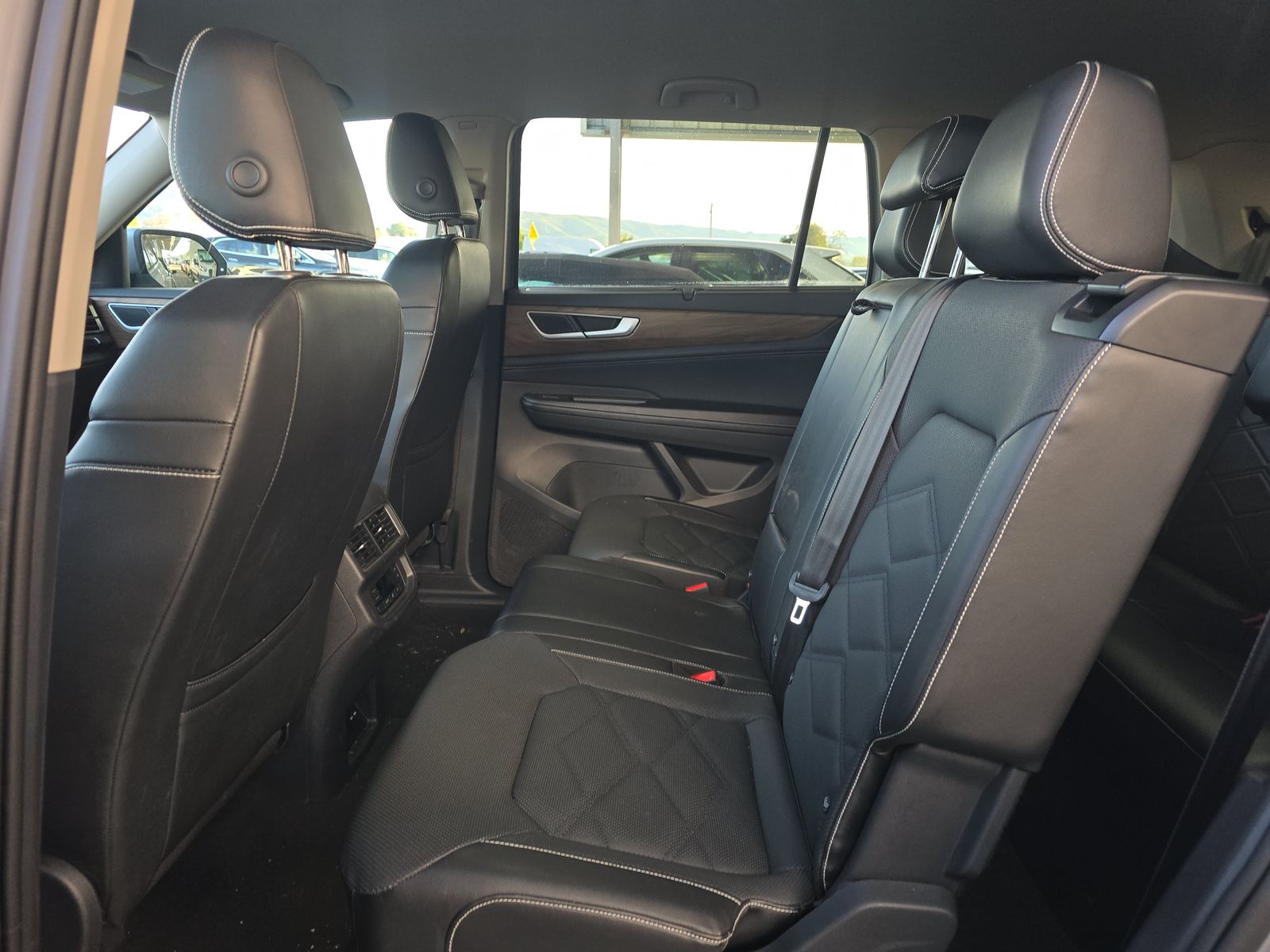 2024 Volkswagen Atlas 2.0T SE AWD