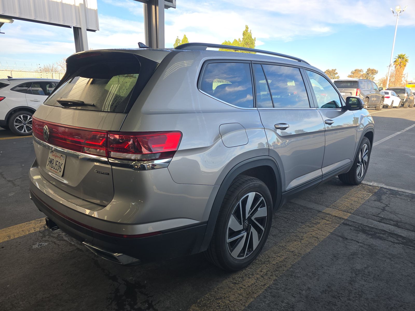 2024 Volkswagen Atlas 2.0T SE AWD