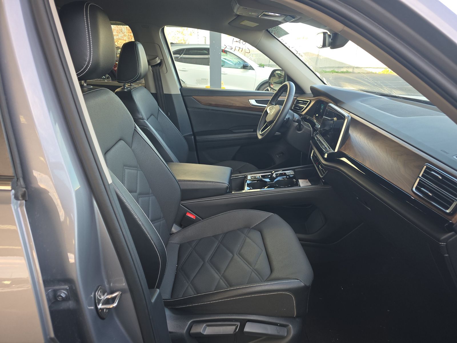 2024 Volkswagen Atlas 2.0T SE AWD