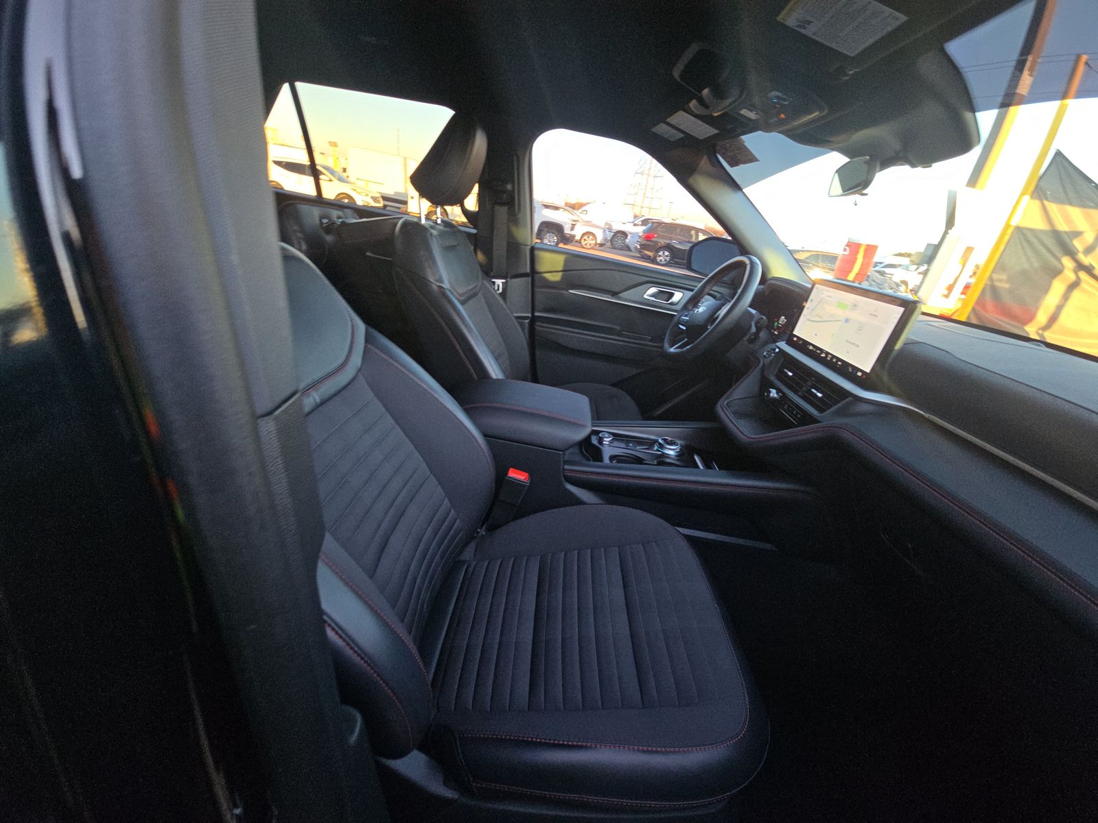 2025 Ford Explorer ST-Line RWD