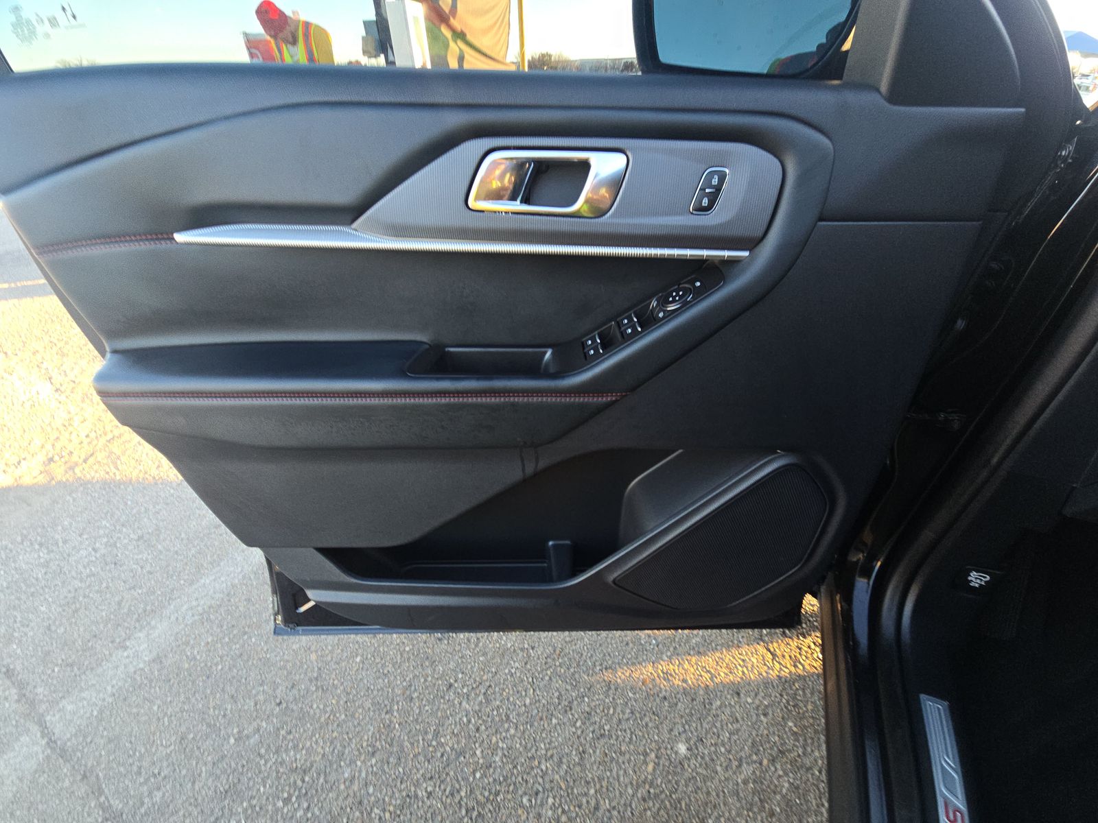 2025 Ford Explorer ST-Line RWD