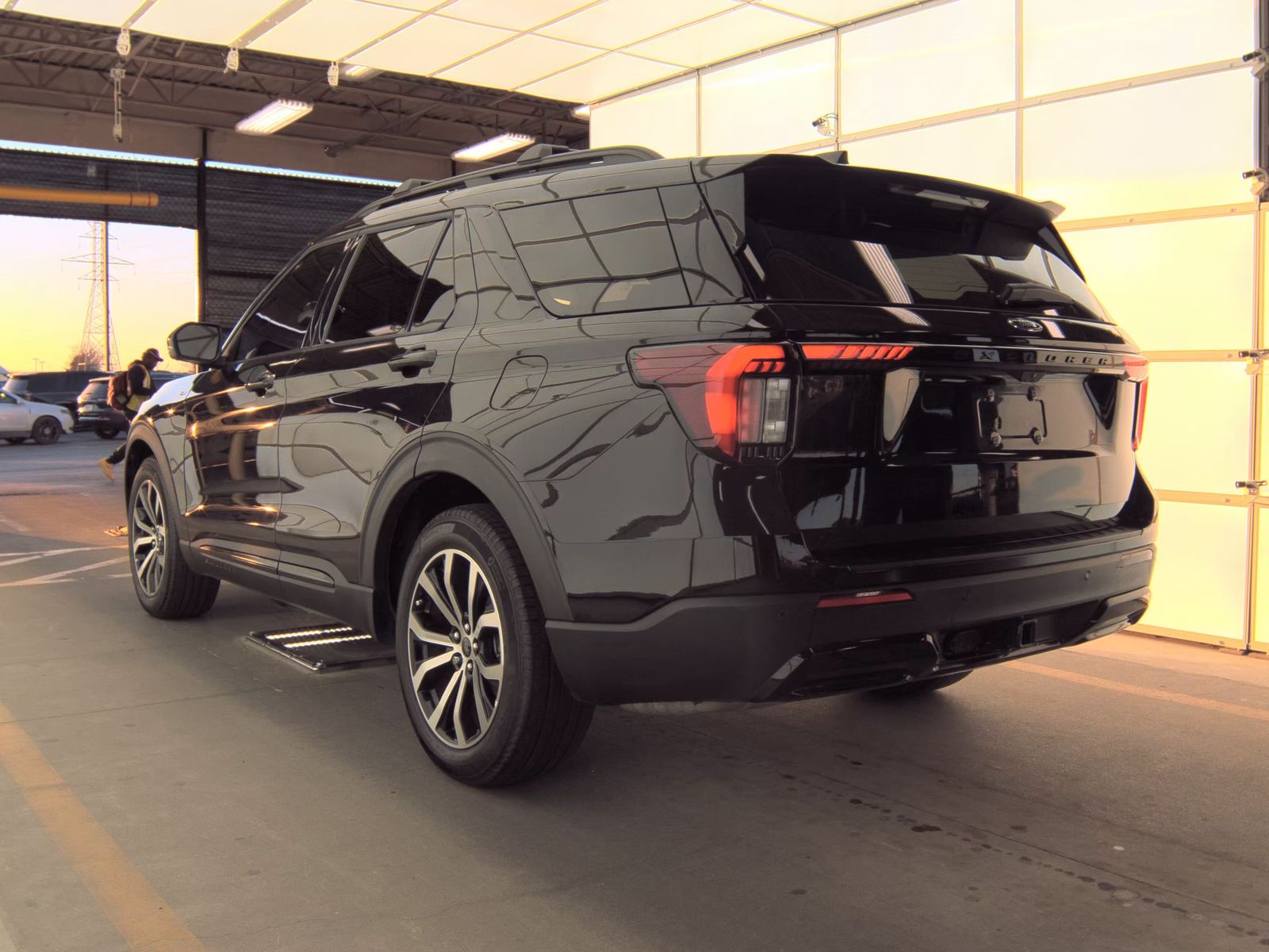 2025 Ford Explorer ST-Line RWD