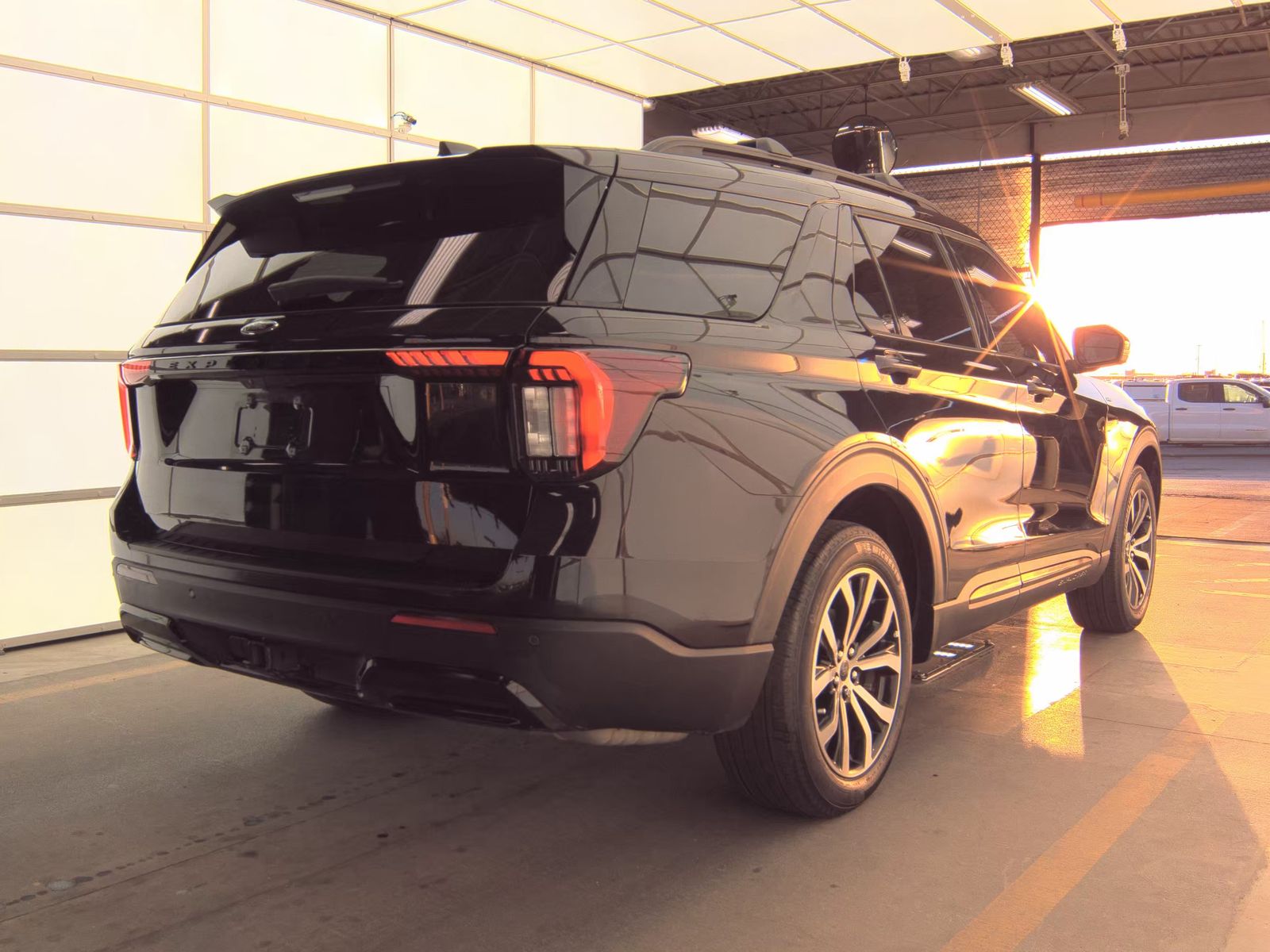 2025 Ford Explorer ST-Line RWD