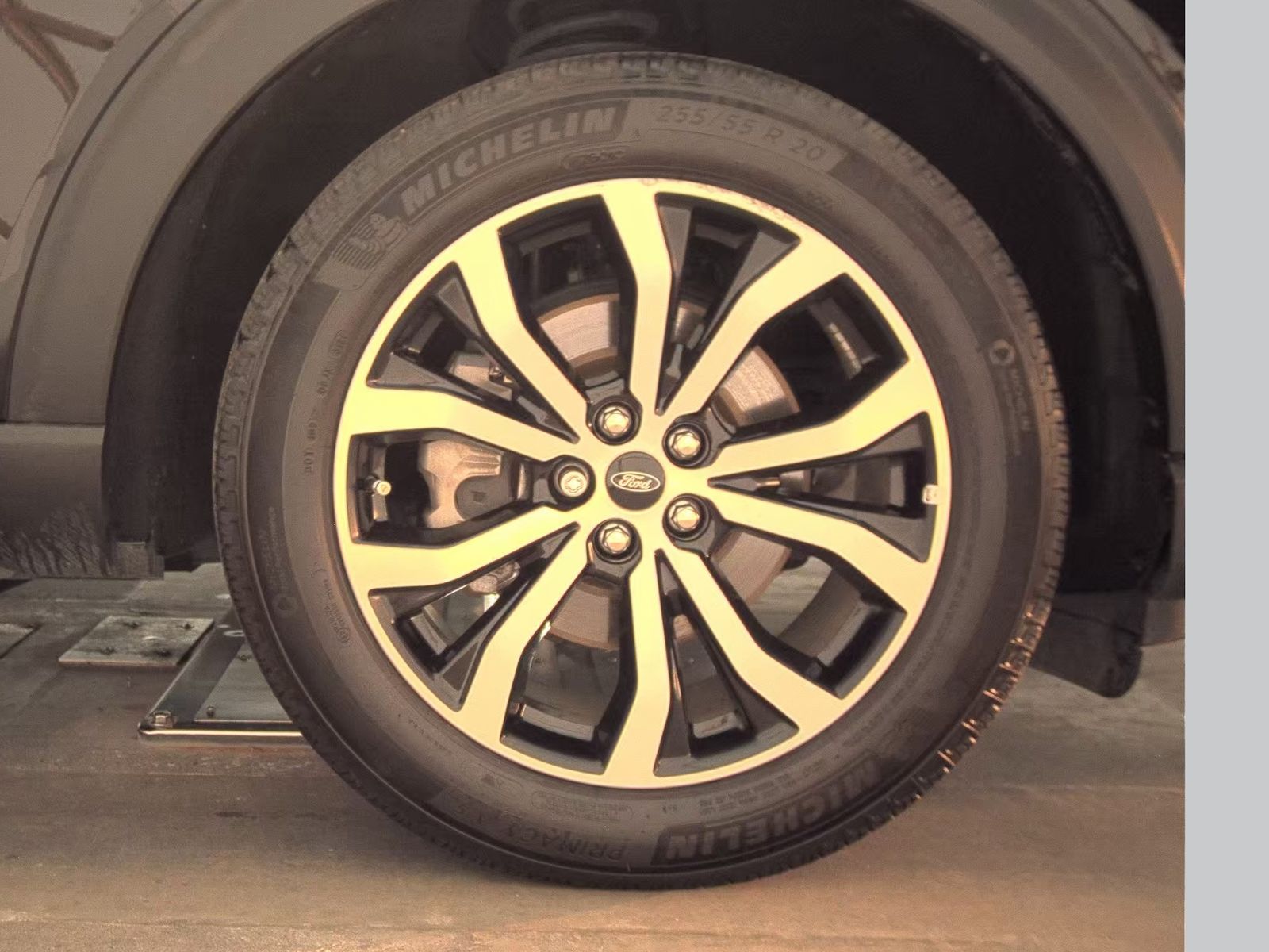 2025 Ford Explorer ST-Line RWD