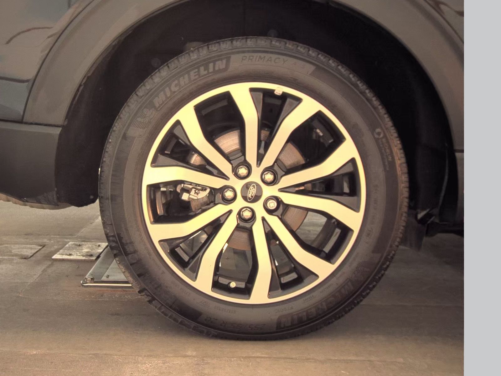 2025 Ford Explorer ST-Line RWD