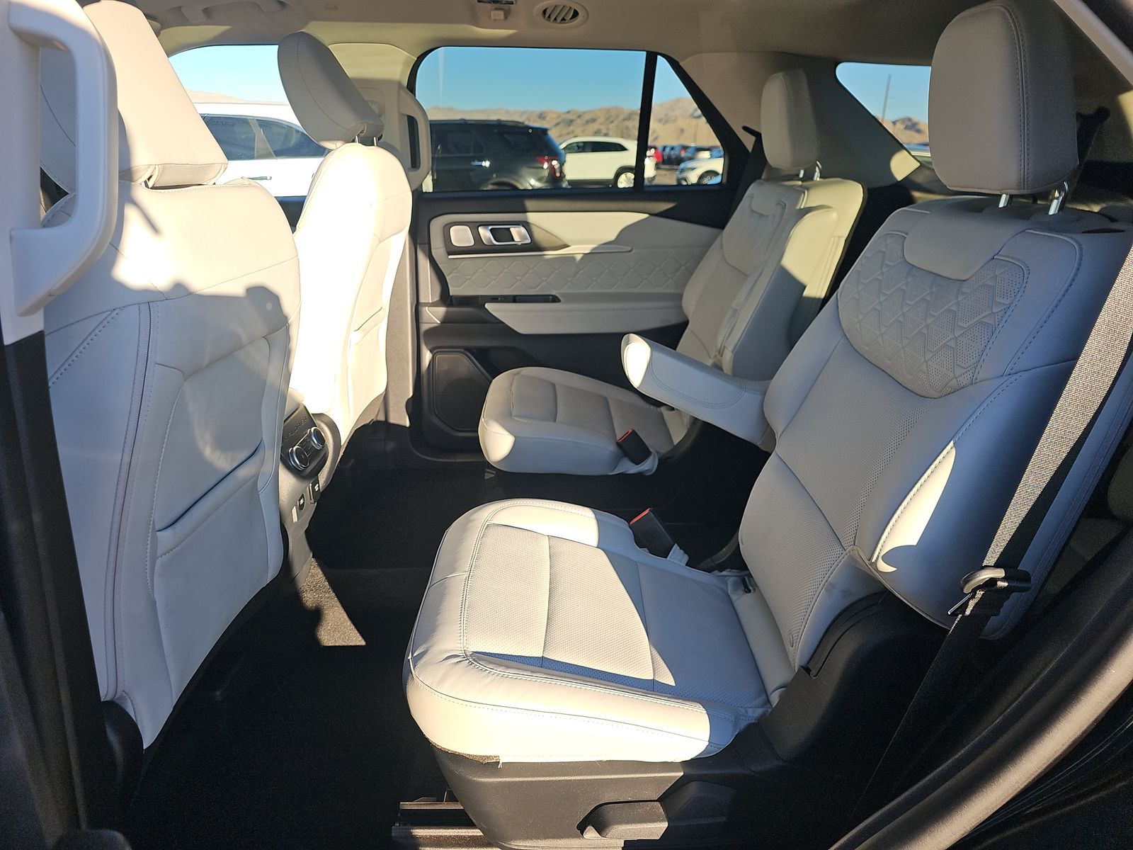 2025 Ford Explorer Platinum AWD