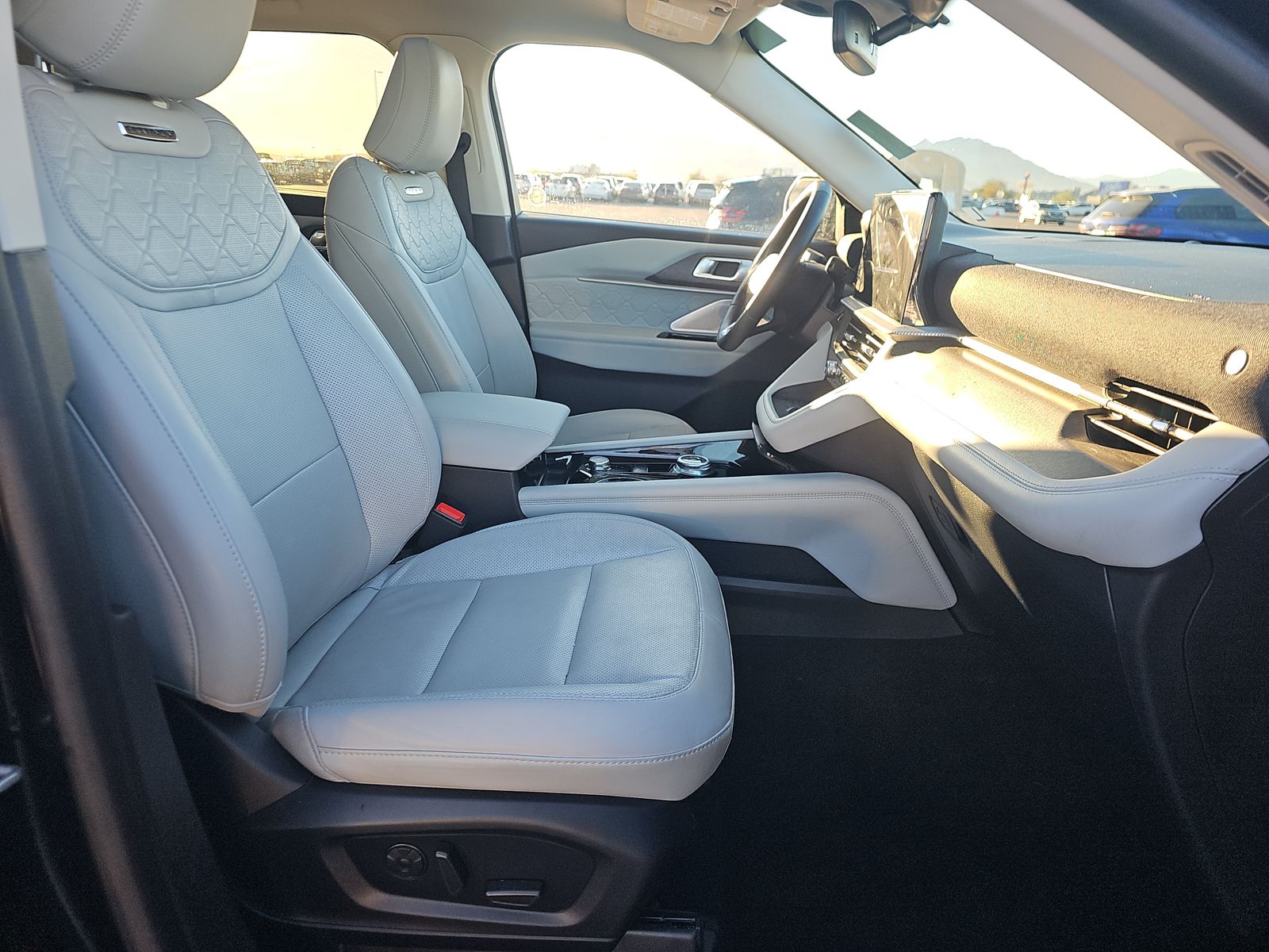 2025 Ford Explorer Platinum AWD