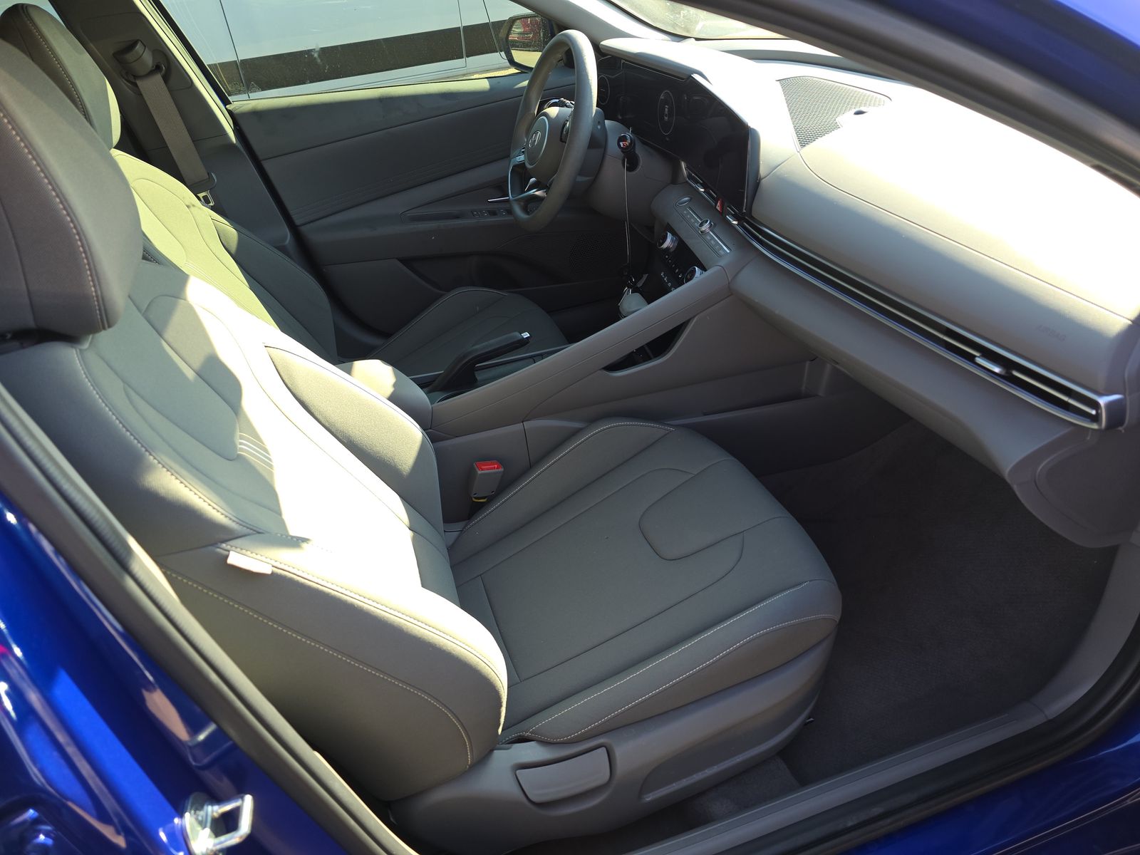 2024 Hyundai Elantra SEL FWD