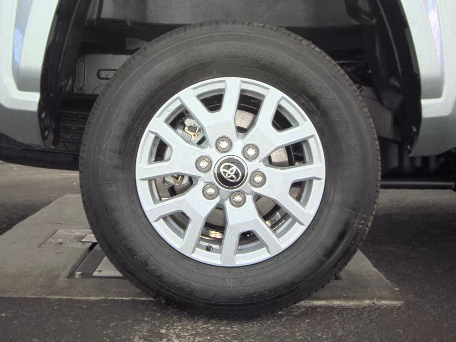 2025 Toyota Tacoma SR5 AWD