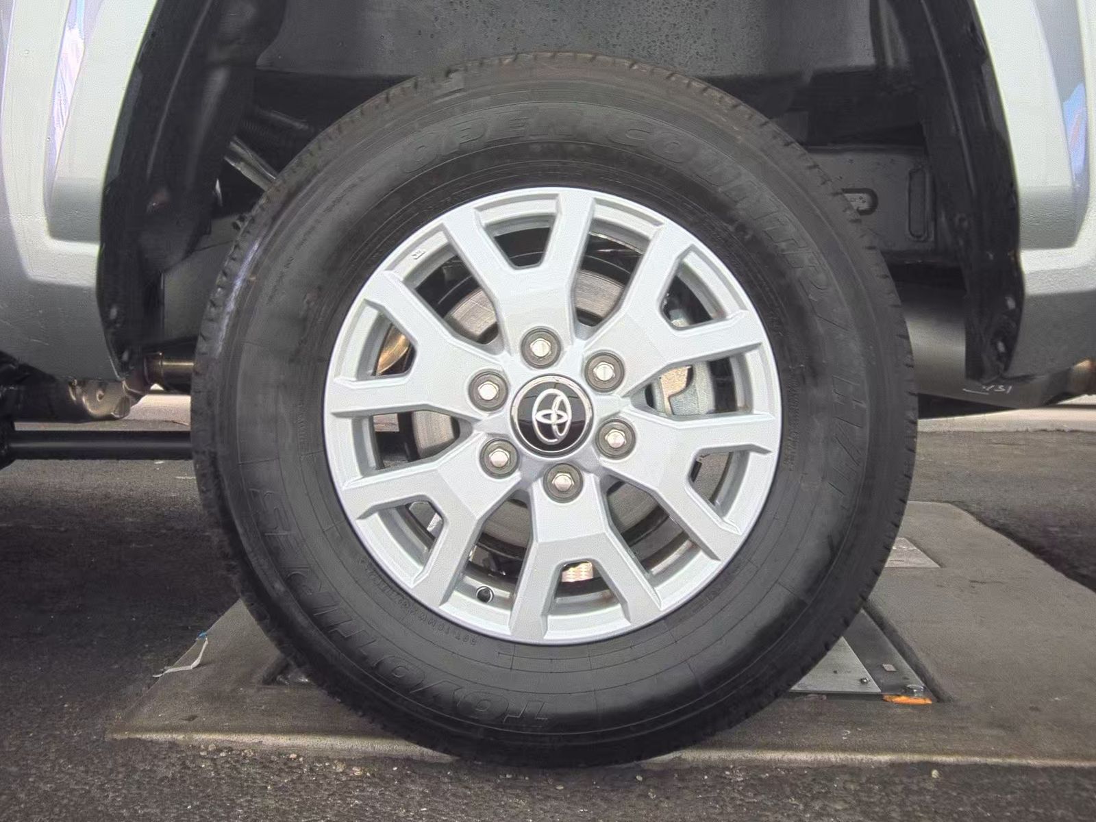 2025 Toyota Tacoma SR5 AWD