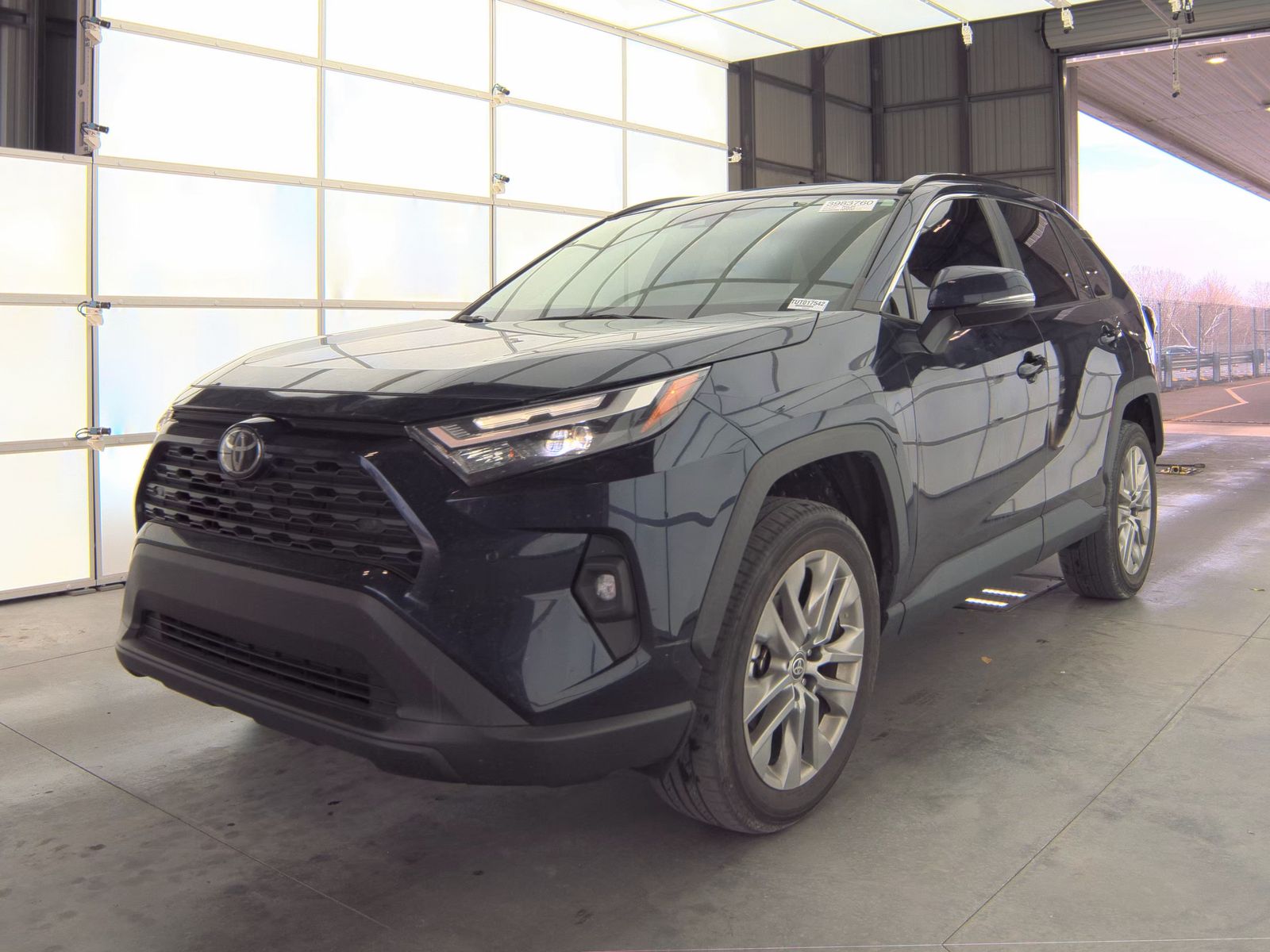 2023 Toyota RAV4 XLE Premium's photo