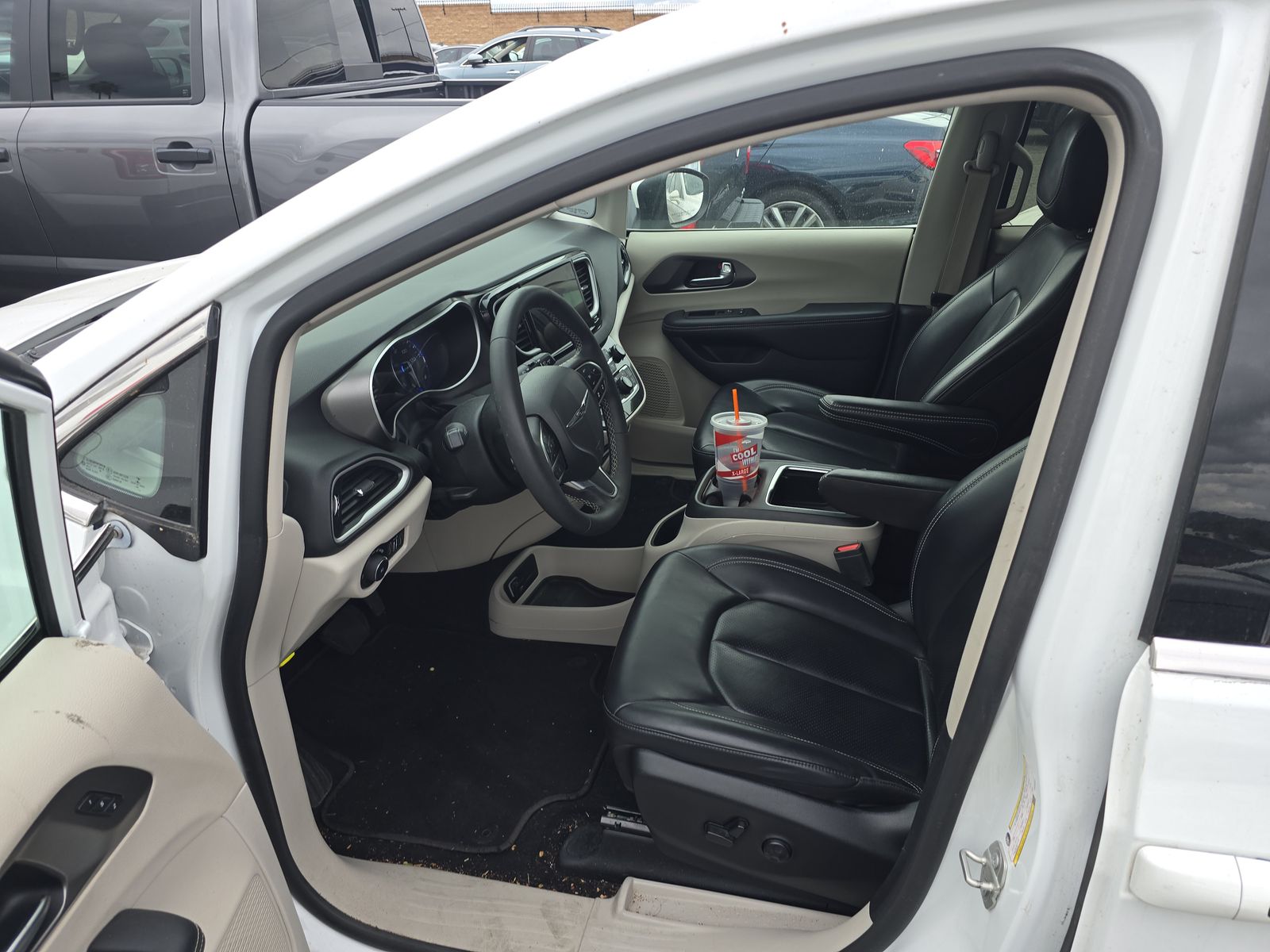 2023 Chrysler Pacifica Touring L FWD