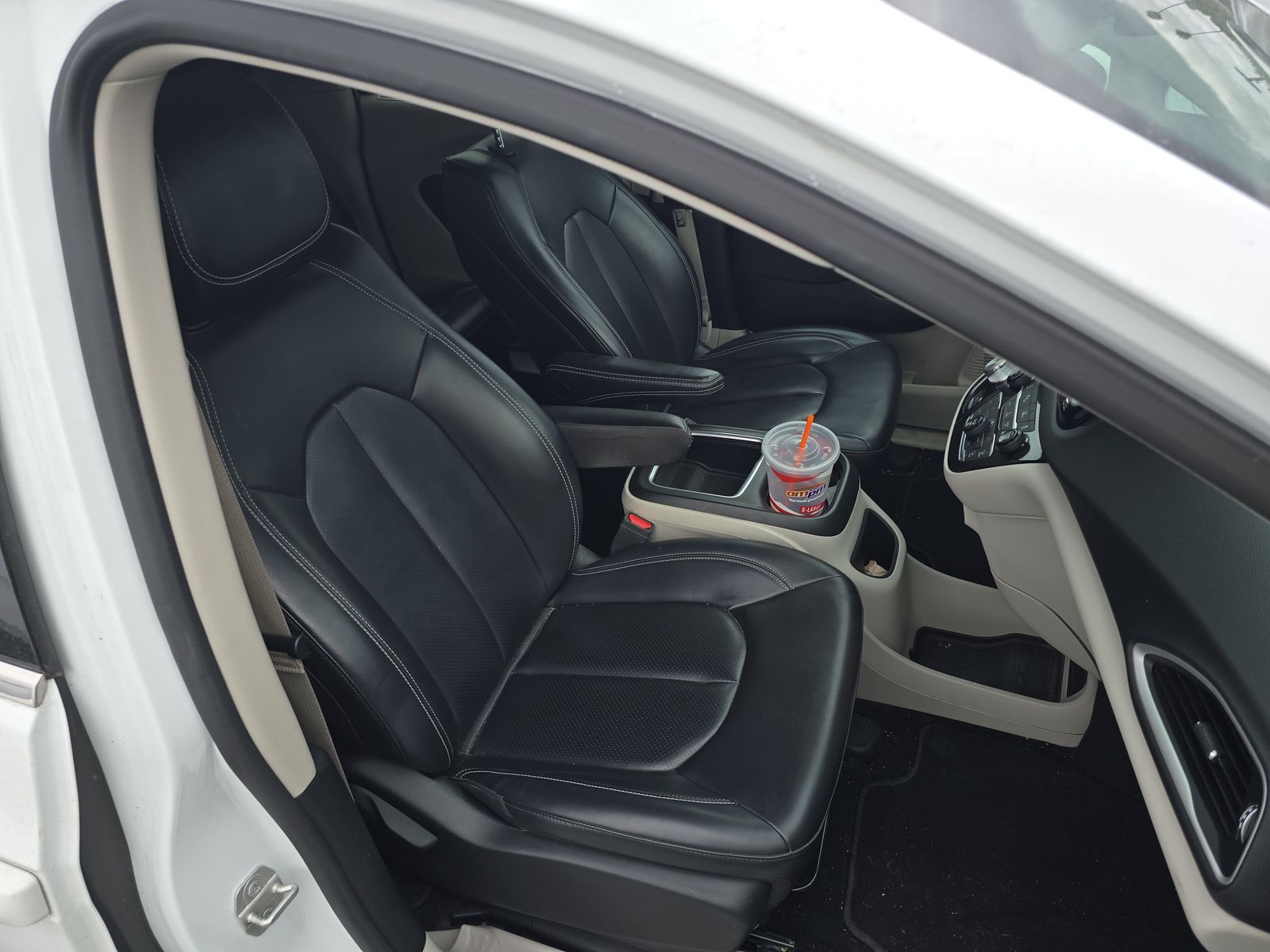 2023 Chrysler Pacifica Touring L FWD