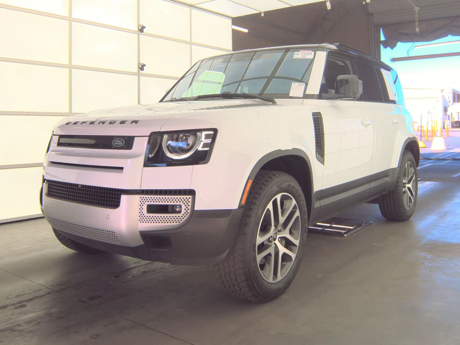 2020 Land Rover Defender 110 SE AWD