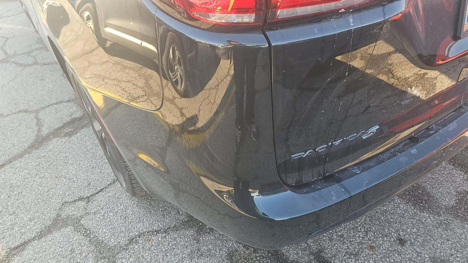 2022 Chrysler Pacifica Limited FWD