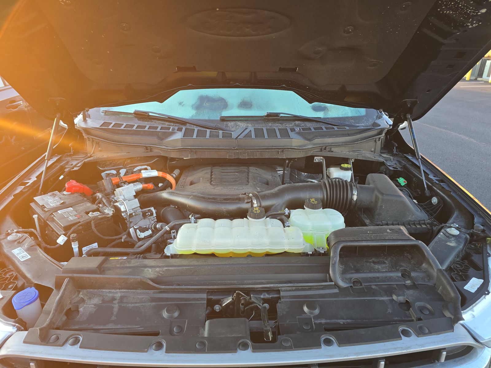 2023 Ford F-150 Hybrid Lariat AWD