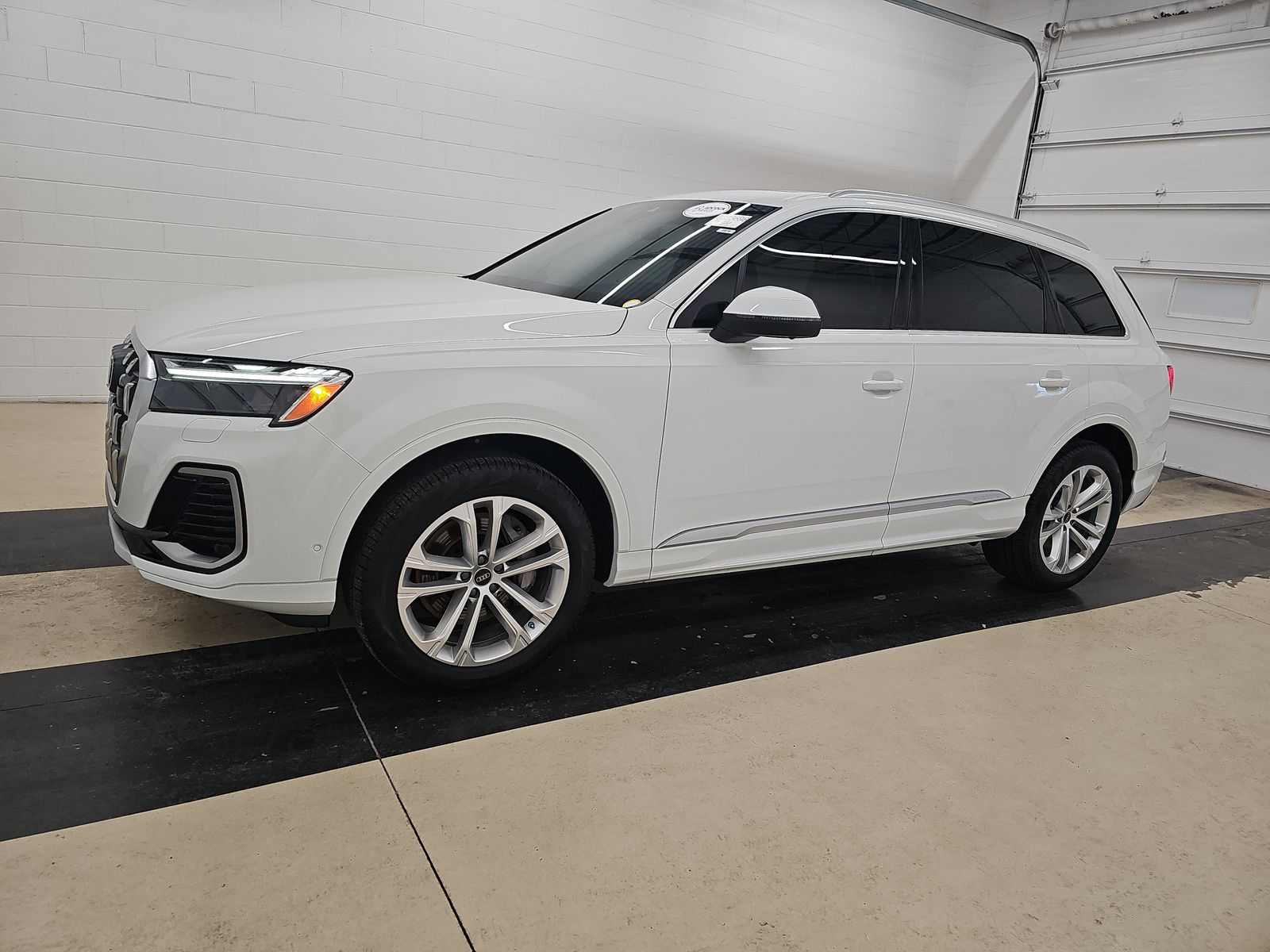 2025 Audi Q7 Premium Plus's photo