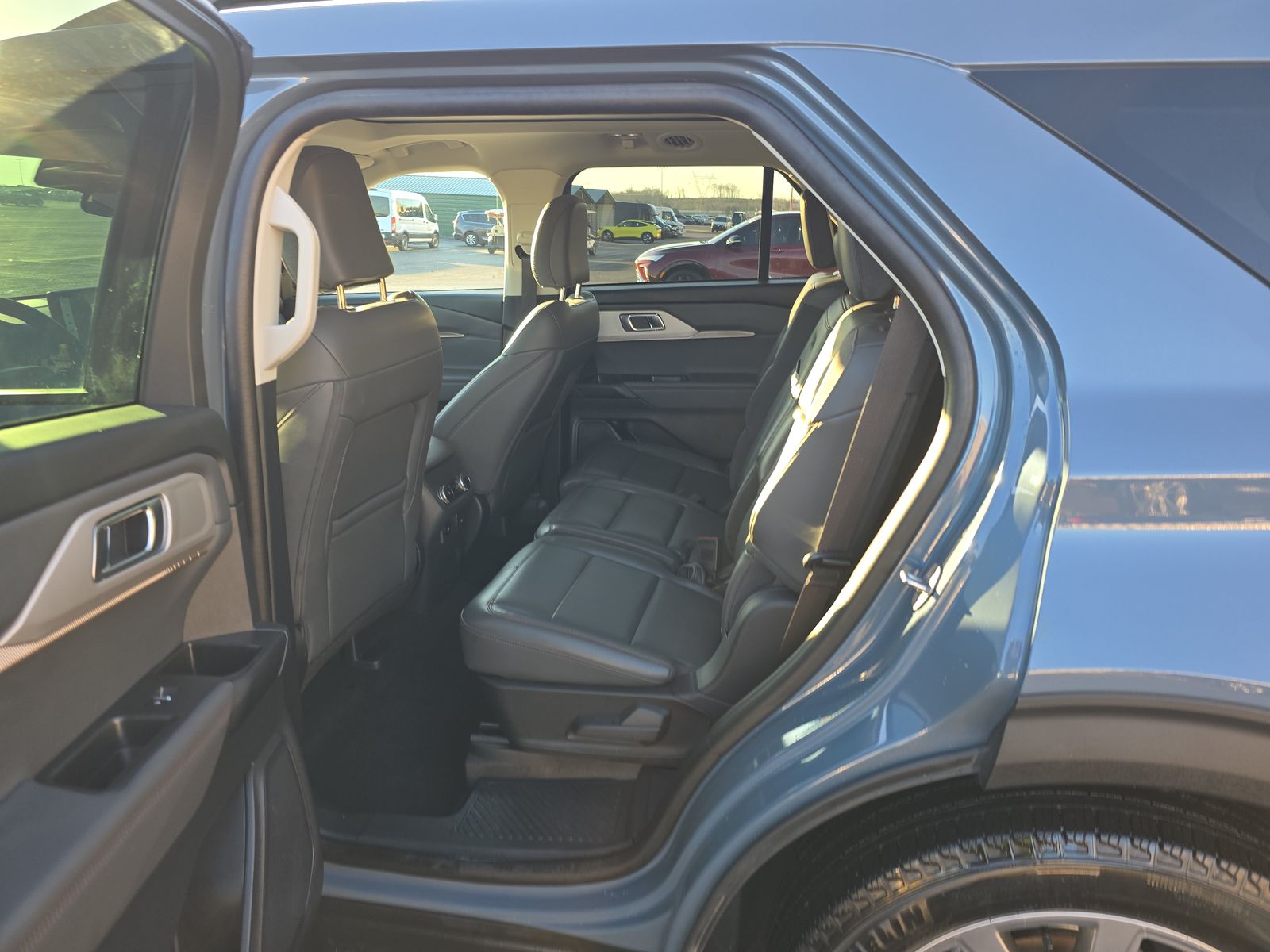 2025 Ford Explorer Active AWD