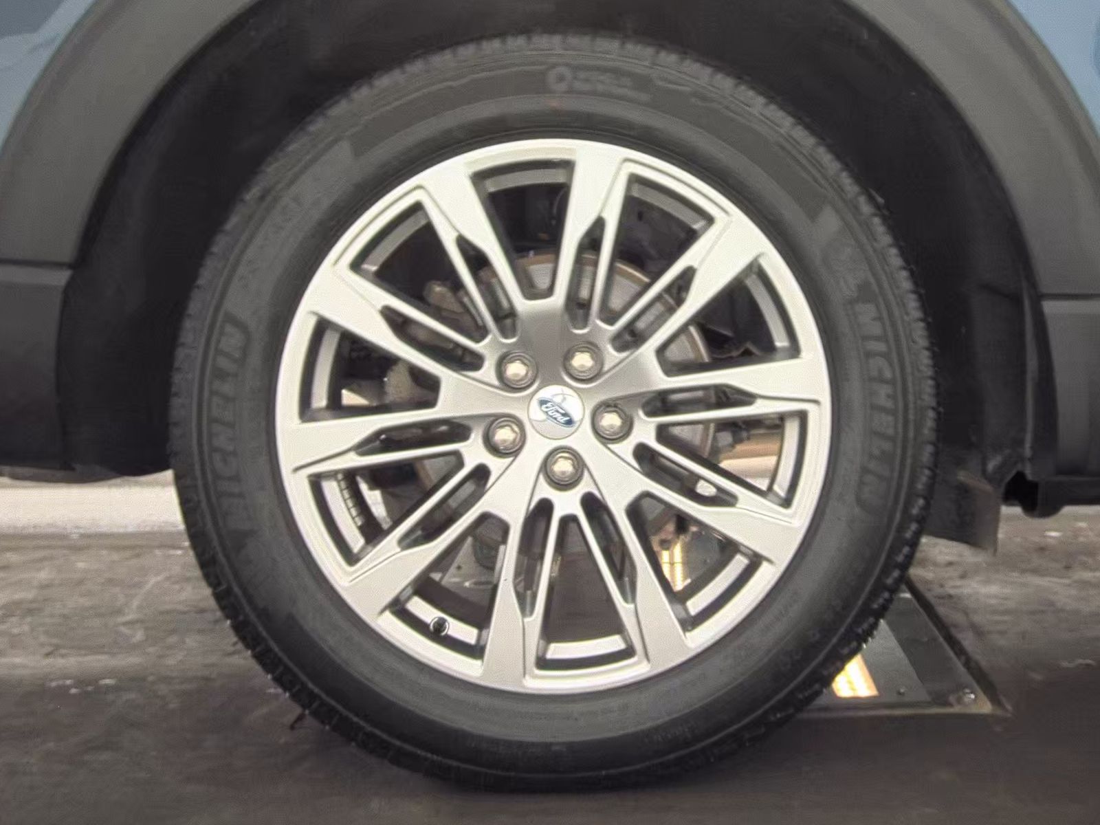 2025 Ford Explorer Active AWD