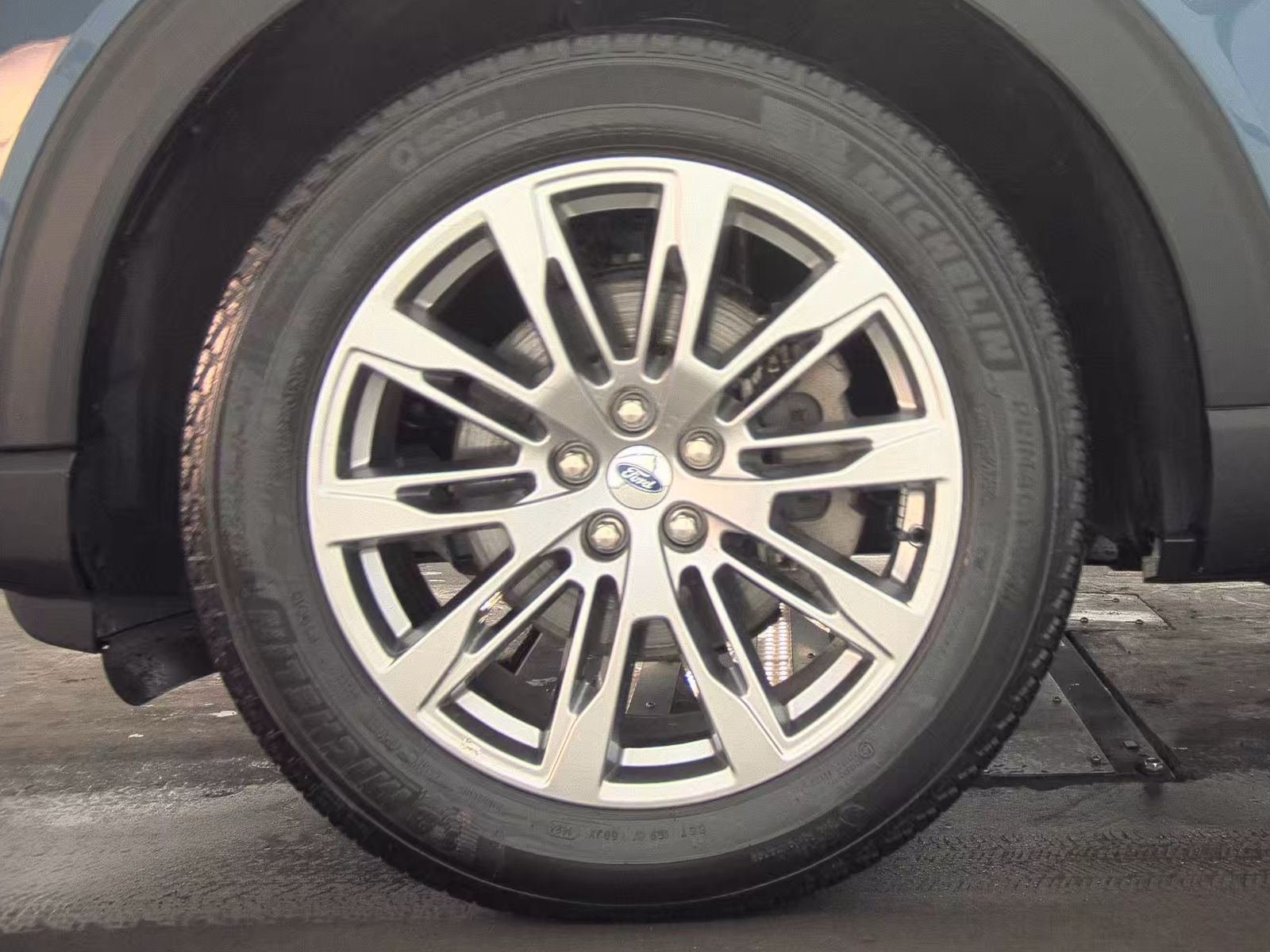 2025 Ford Explorer Active AWD