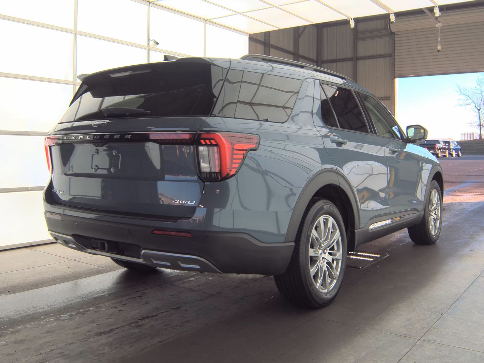 2025 Ford Explorer Active AWD