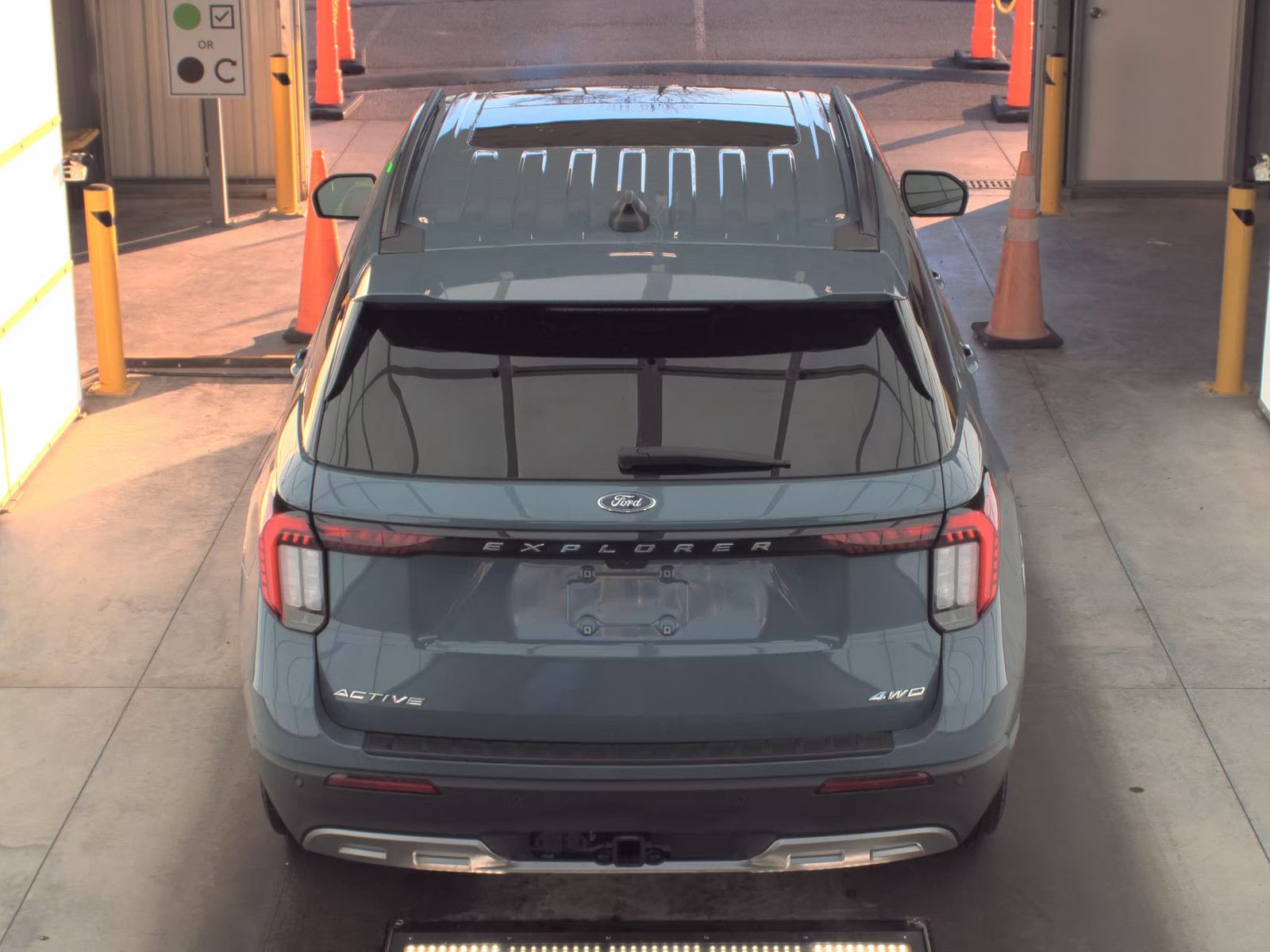 2025 Ford Explorer Active AWD