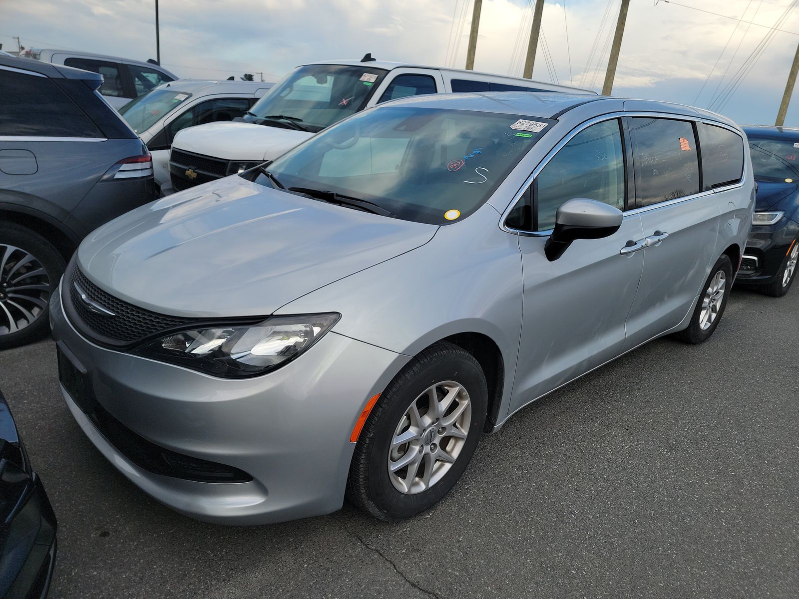 2023 Chrysler Voyager LX FWD's photo