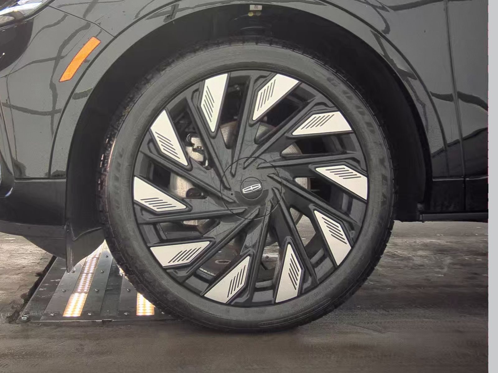 2025 Lincoln Nautilus Reserve AWD