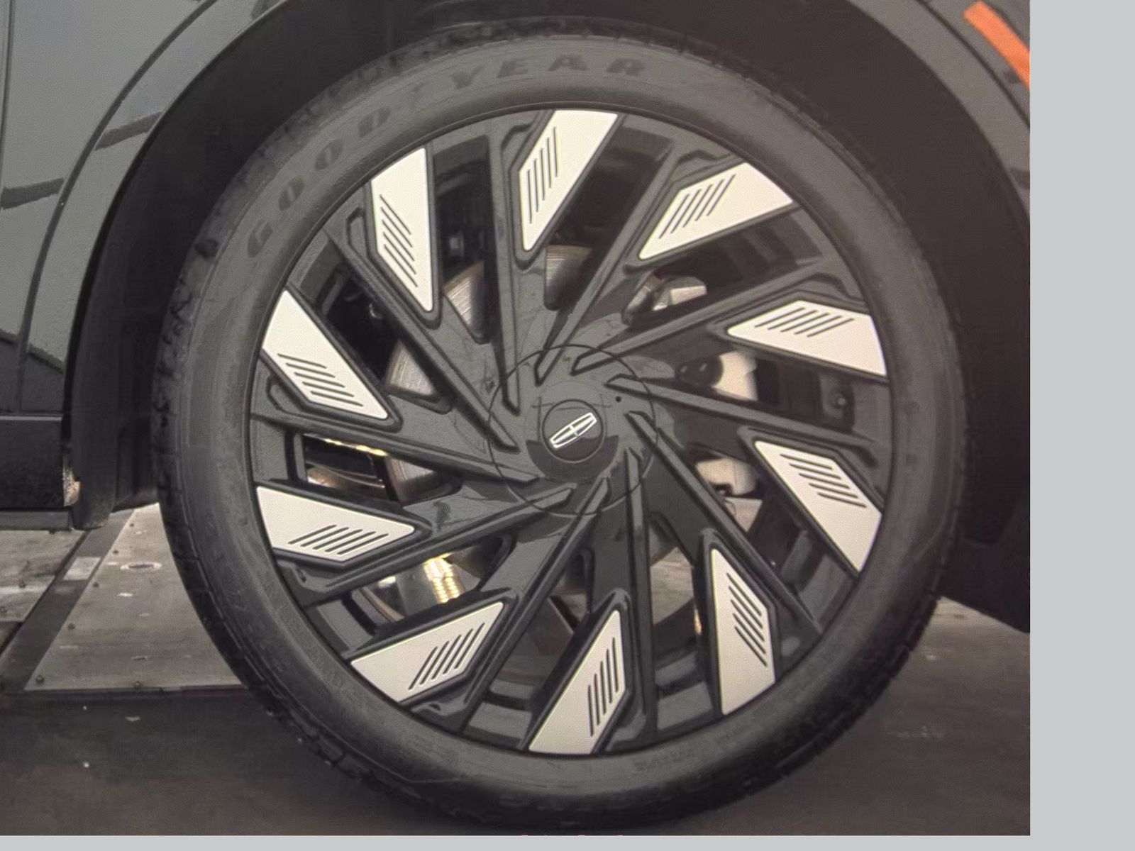 2025 Lincoln Nautilus Reserve AWD