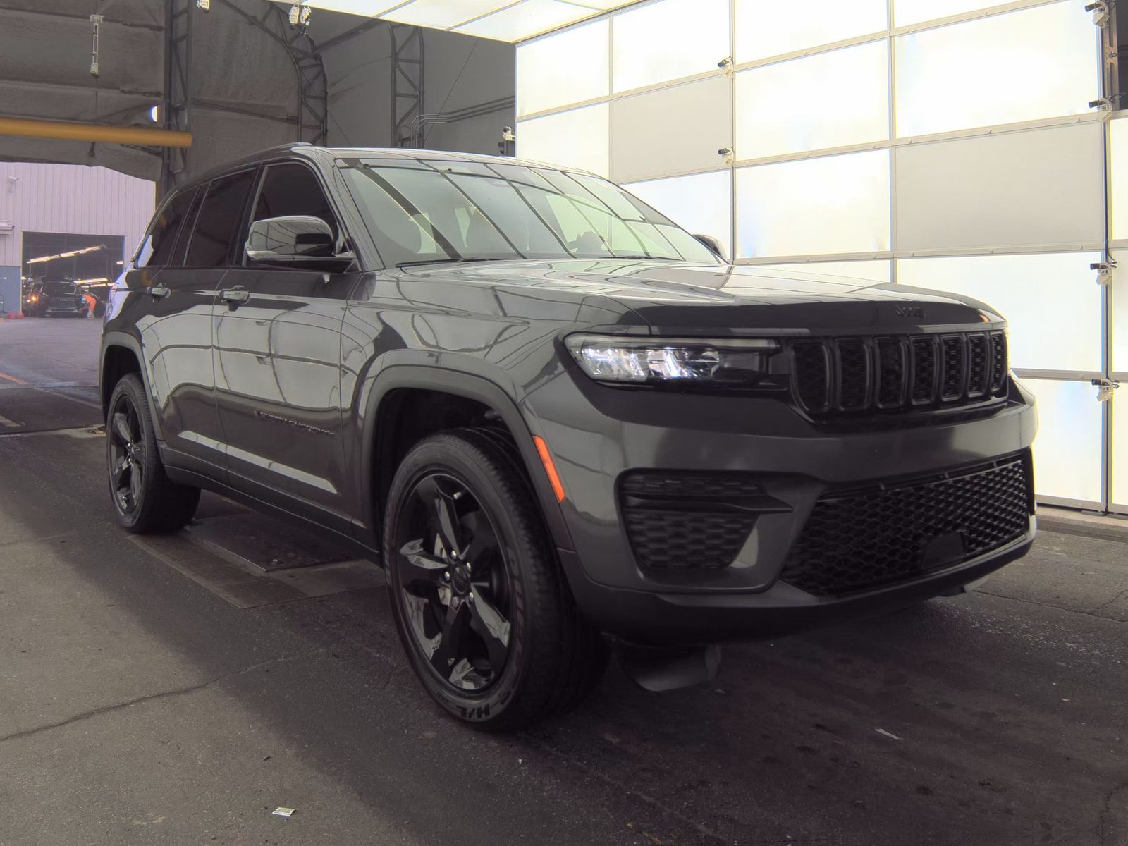 2023 Jeep Grand Cherokee Altitude AWD