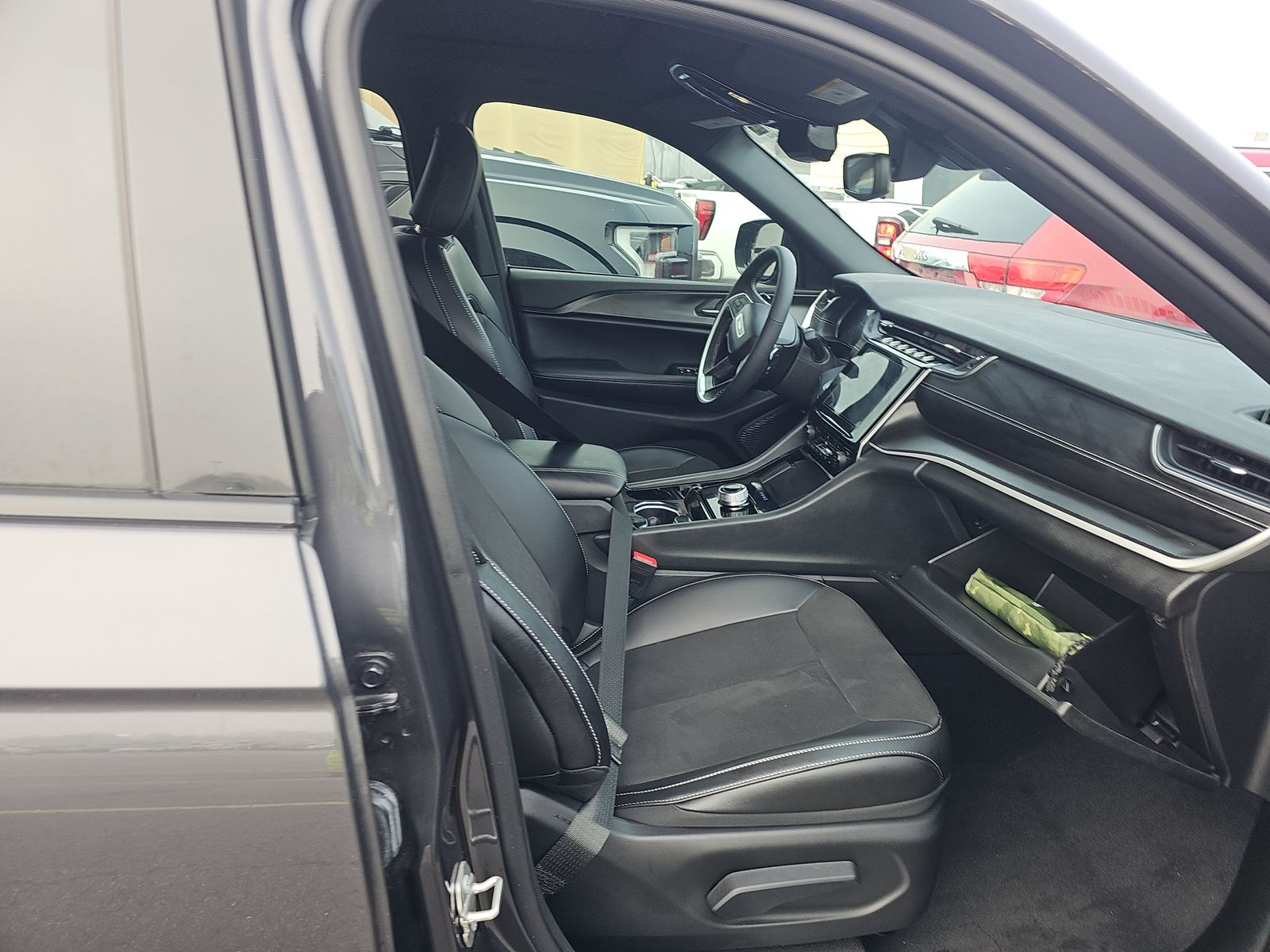 2023 Jeep Grand Cherokee Altitude AWD