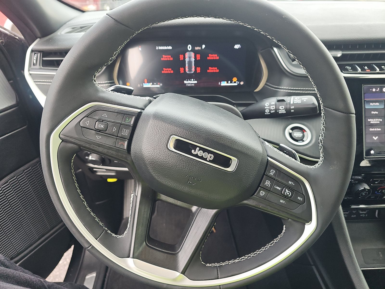 2023 Jeep Grand Cherokee Altitude AWD