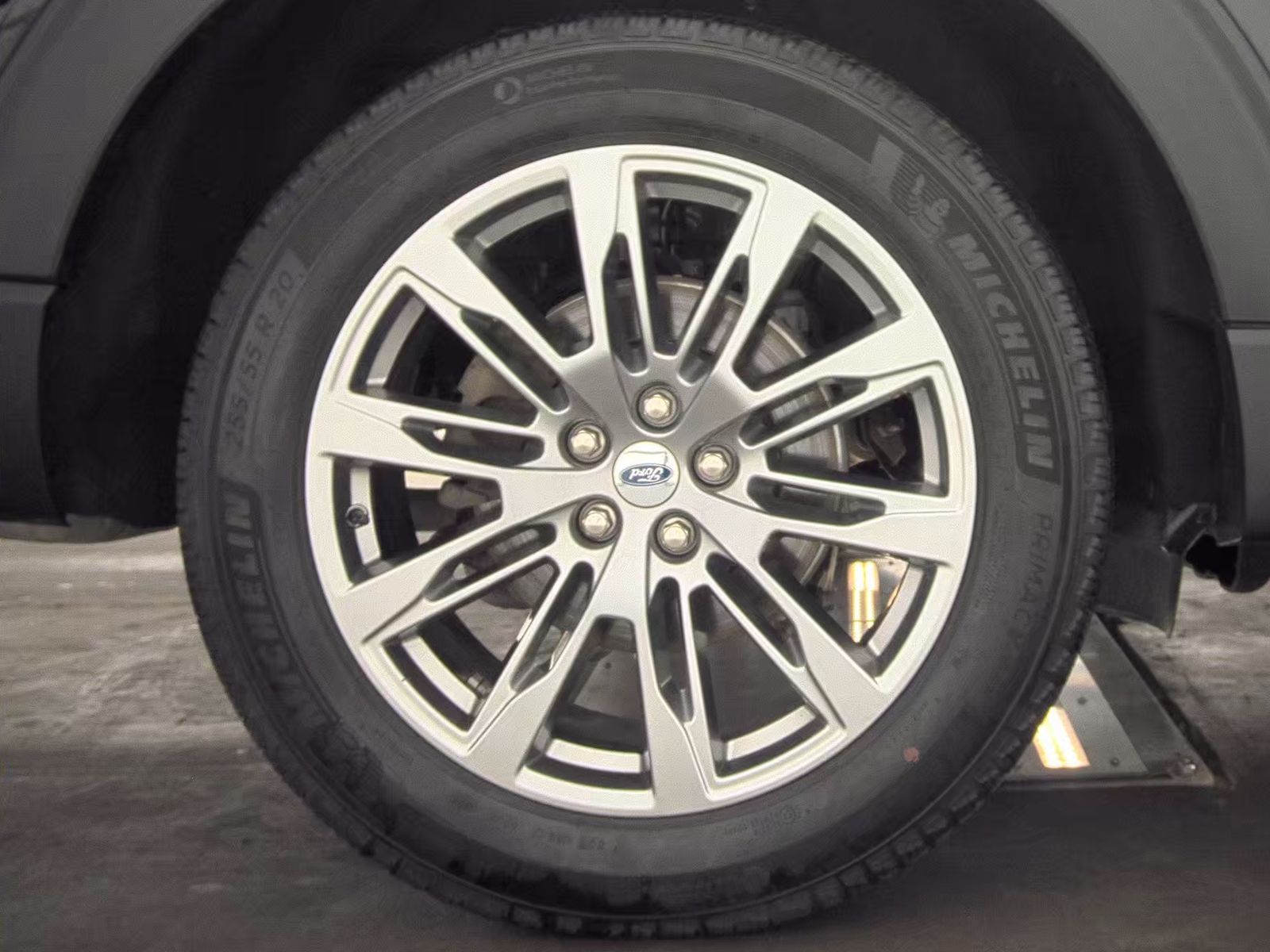 2025 Ford Explorer Platinum AWD