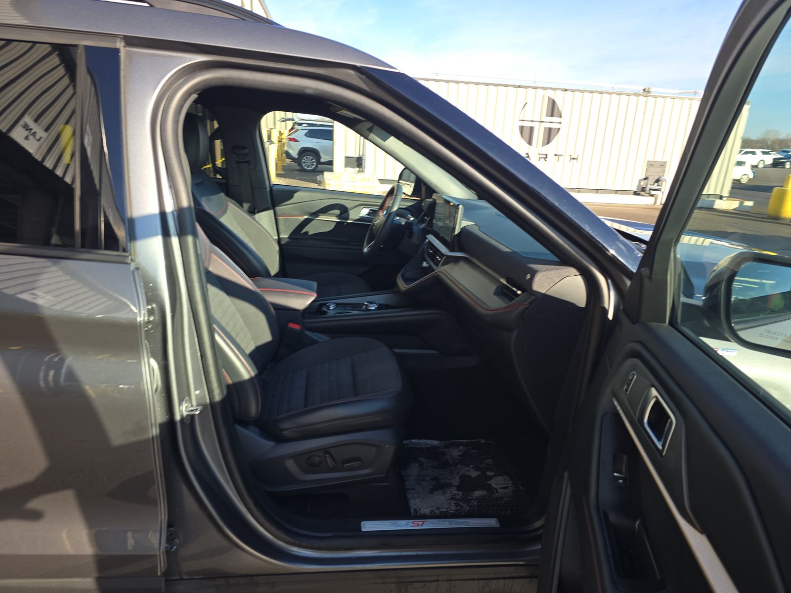 2025 Ford Explorer ST-Line AWD