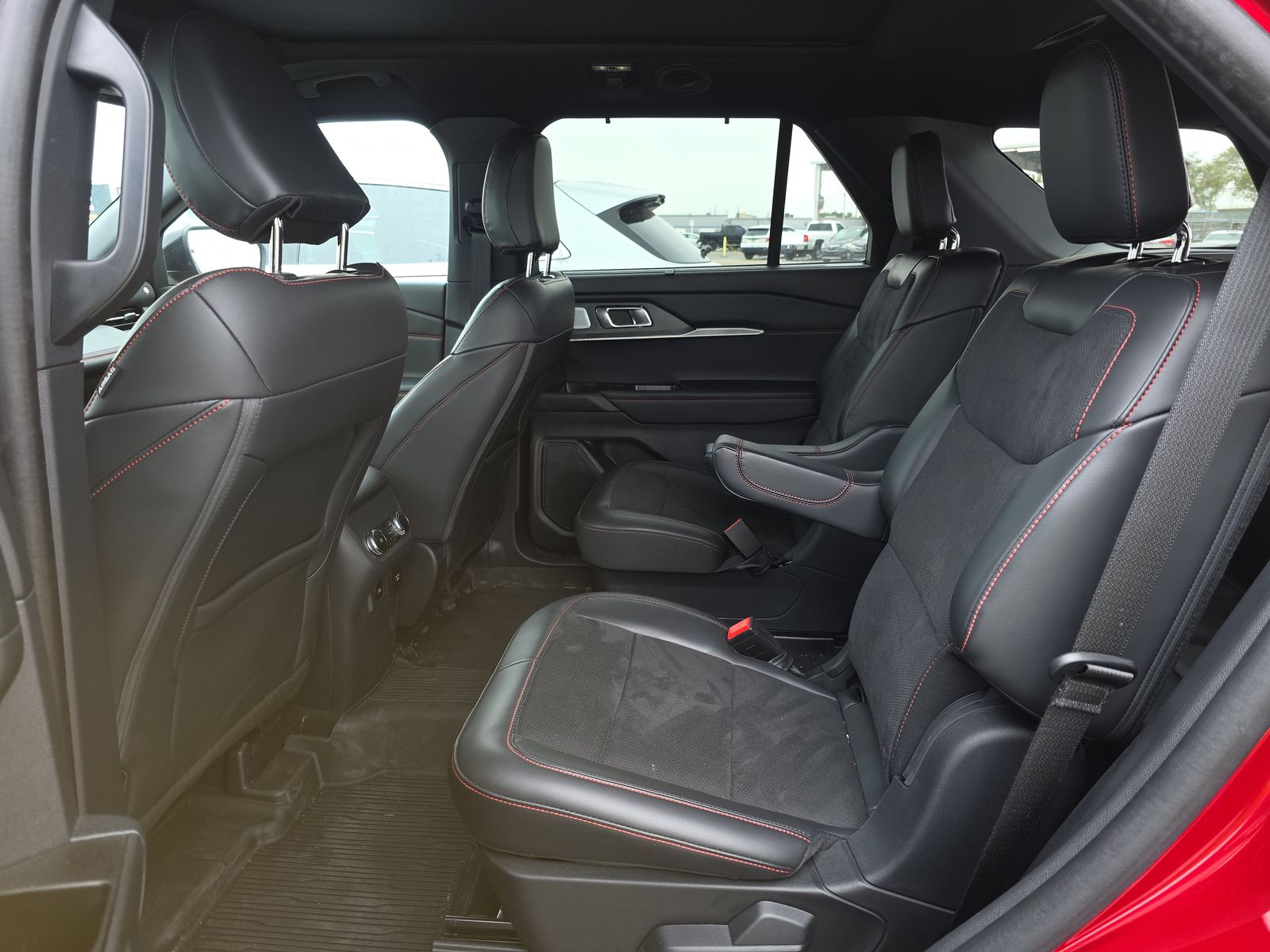 2025 Ford Explorer ST AWD